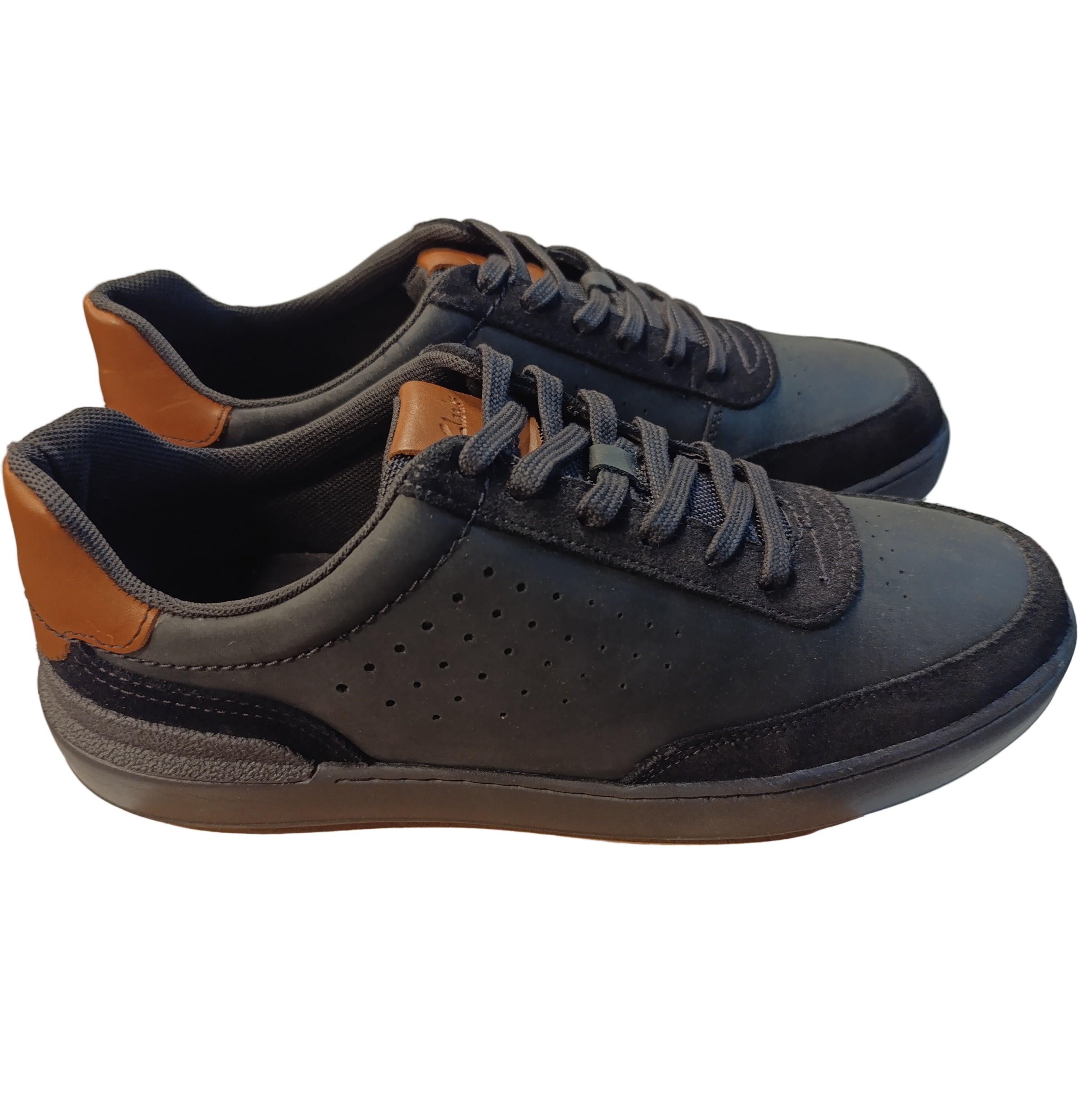 Clarks Last Resort Men's Black Suede Shoes – Casual Lace-Up Low-Top Sneakers