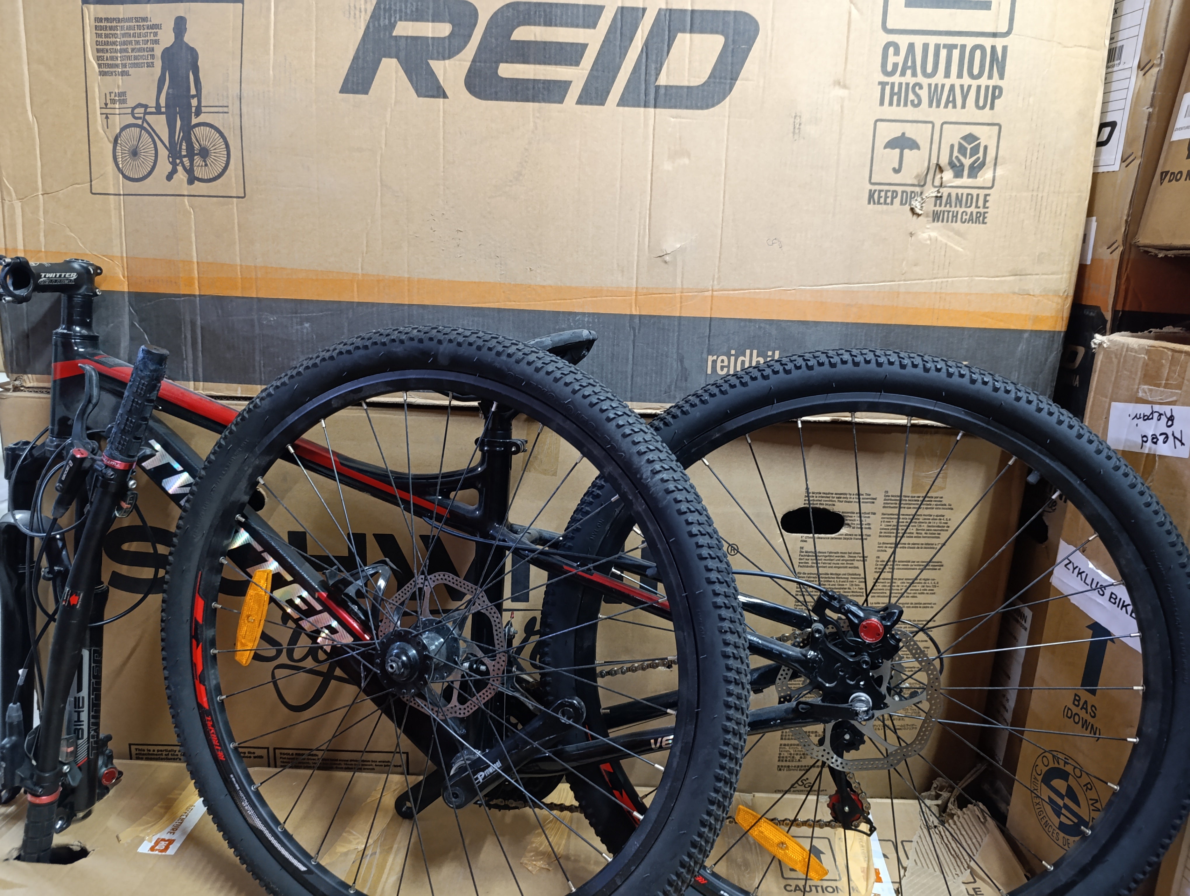 Twitter Bike VENUS V4 Black Red / M-- open box