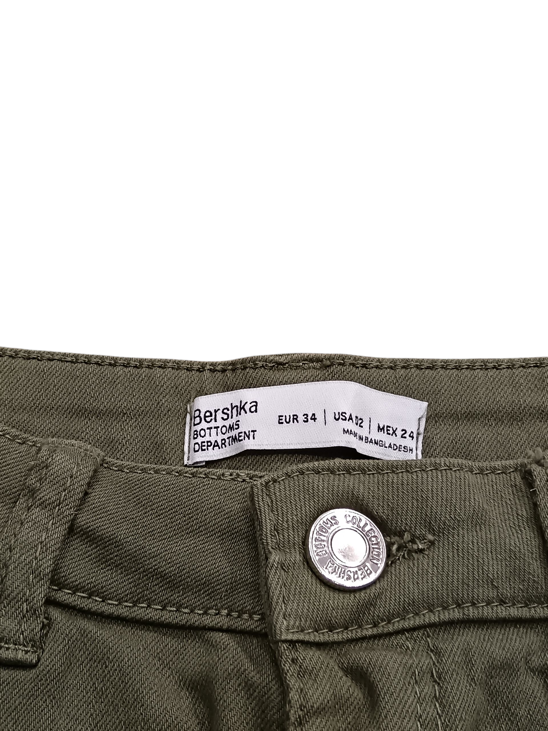 Bershka BOTTMS DEPARTMENT Women's Jeans Shorts Green