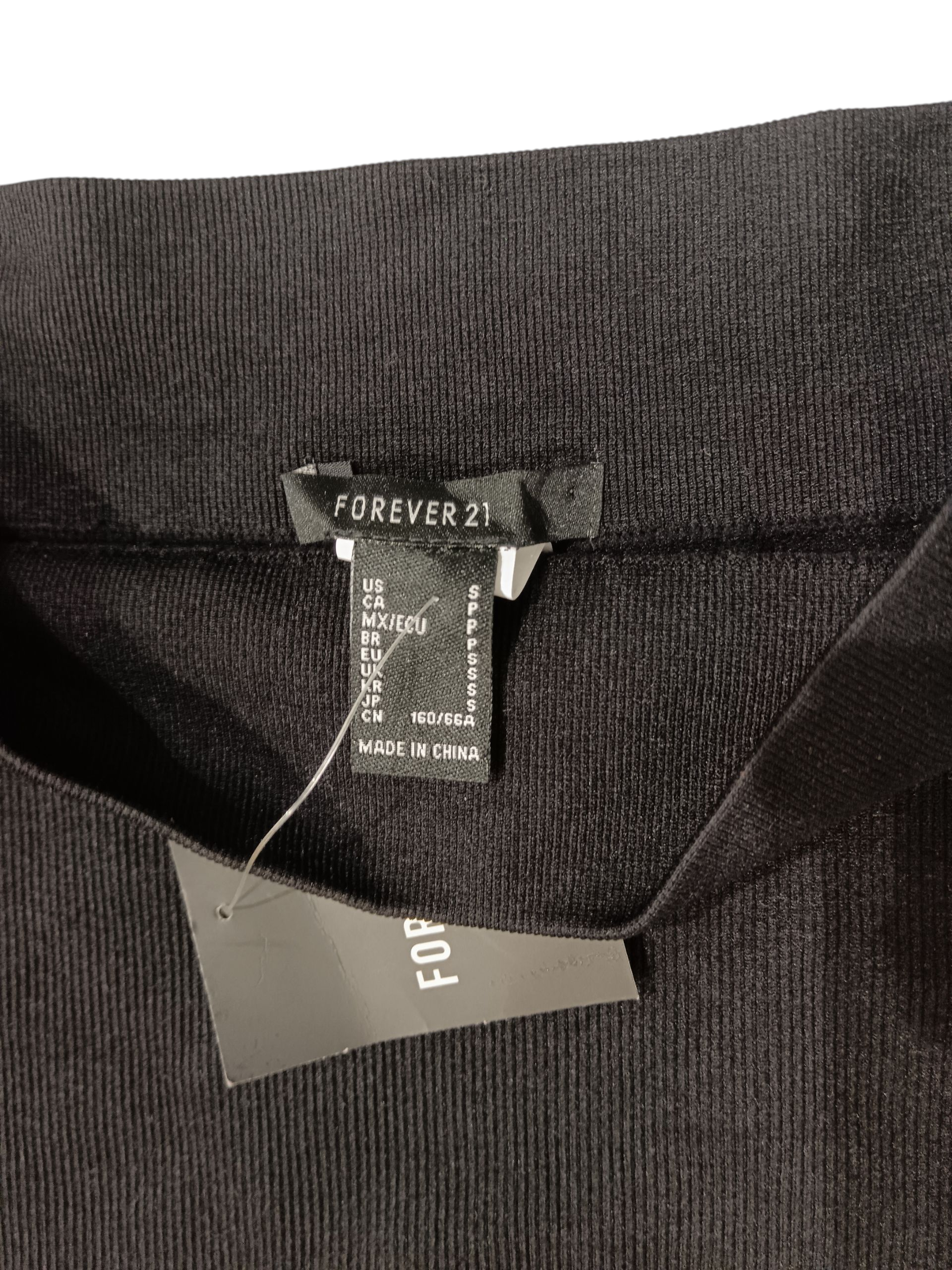 FOREVER21 Women's skirt in black color