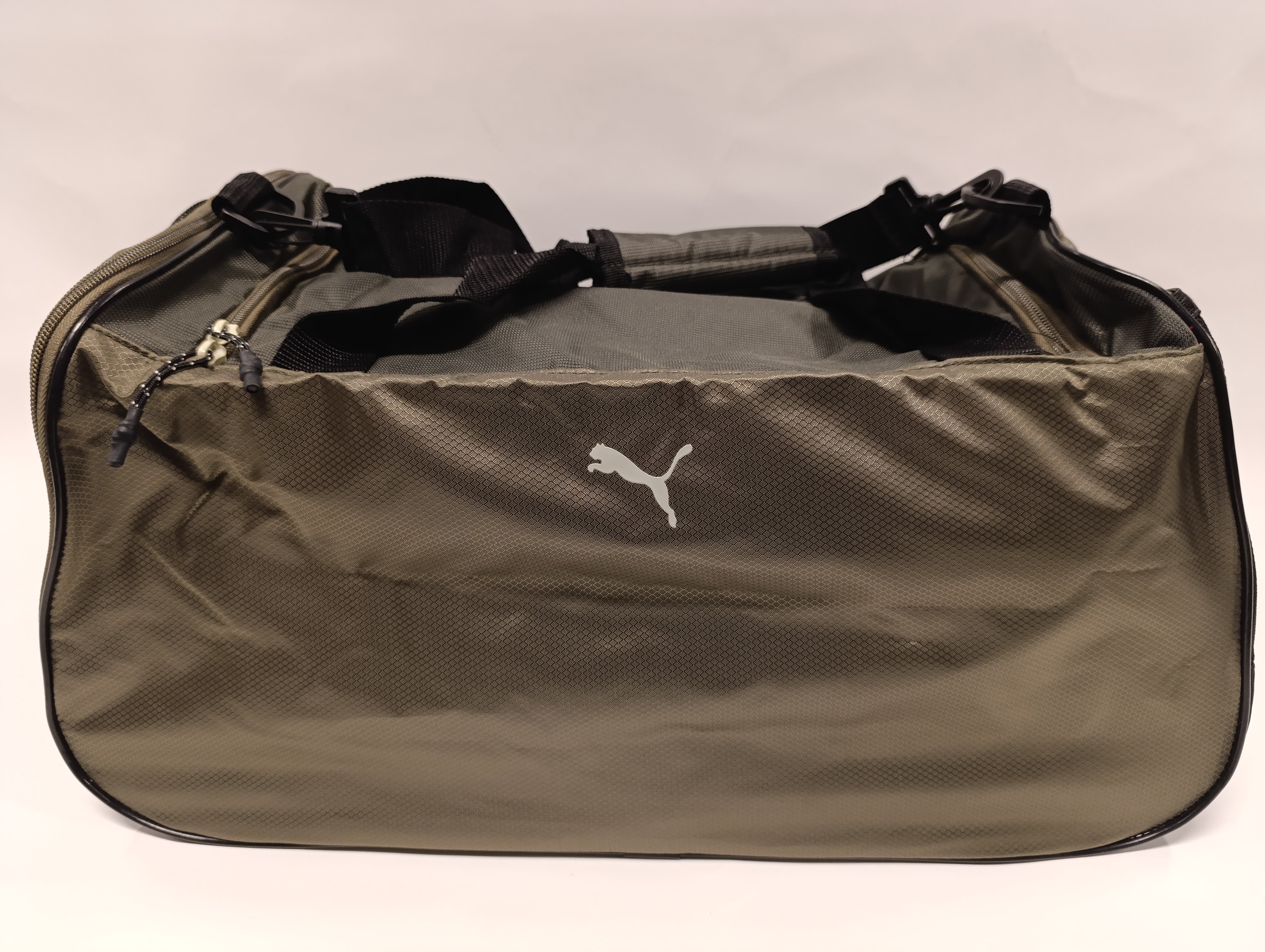 Puma Bag to travel Olive colour