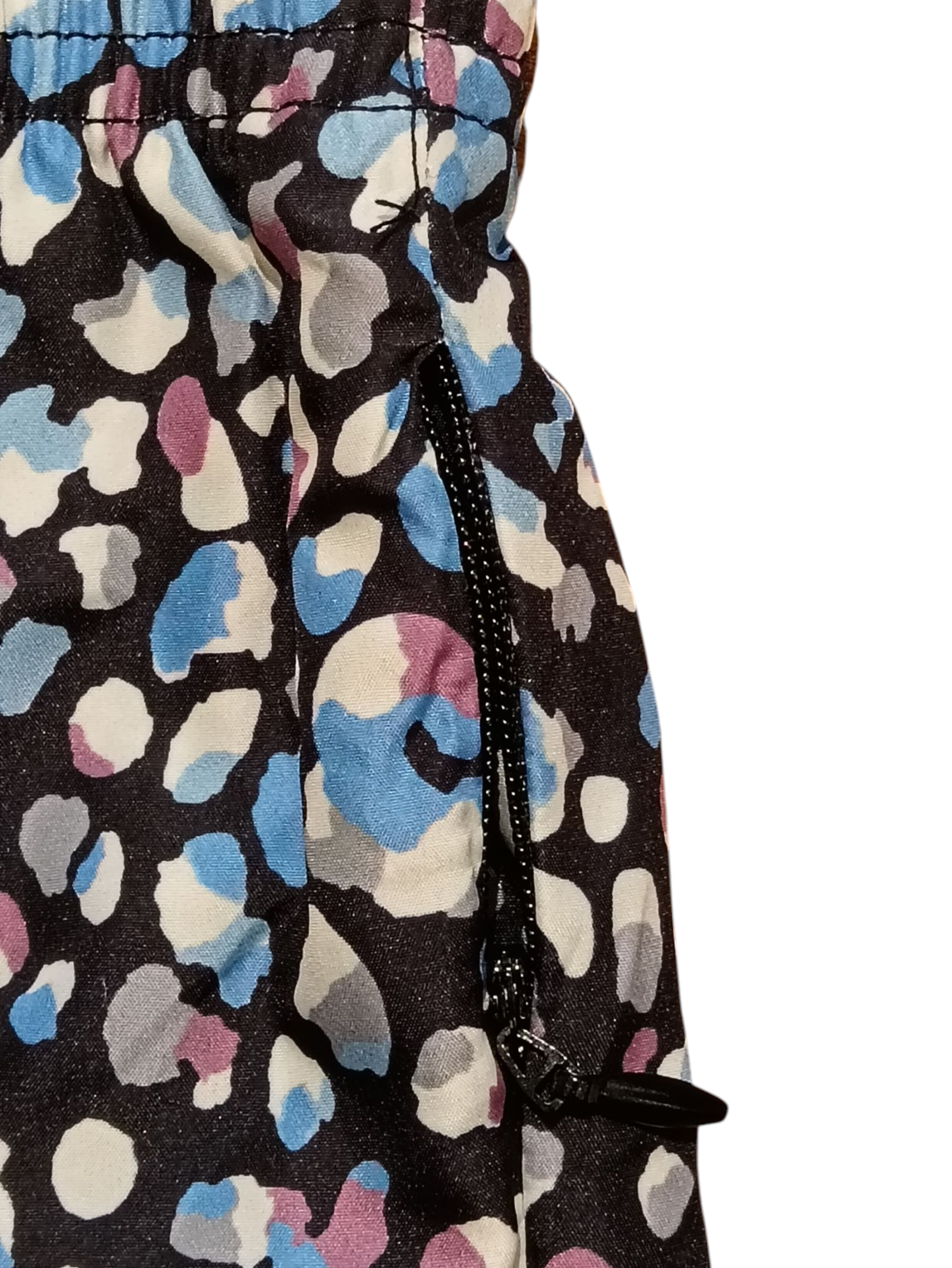 FOREVER21 Women's shorts in black color Ziad Cyan with white