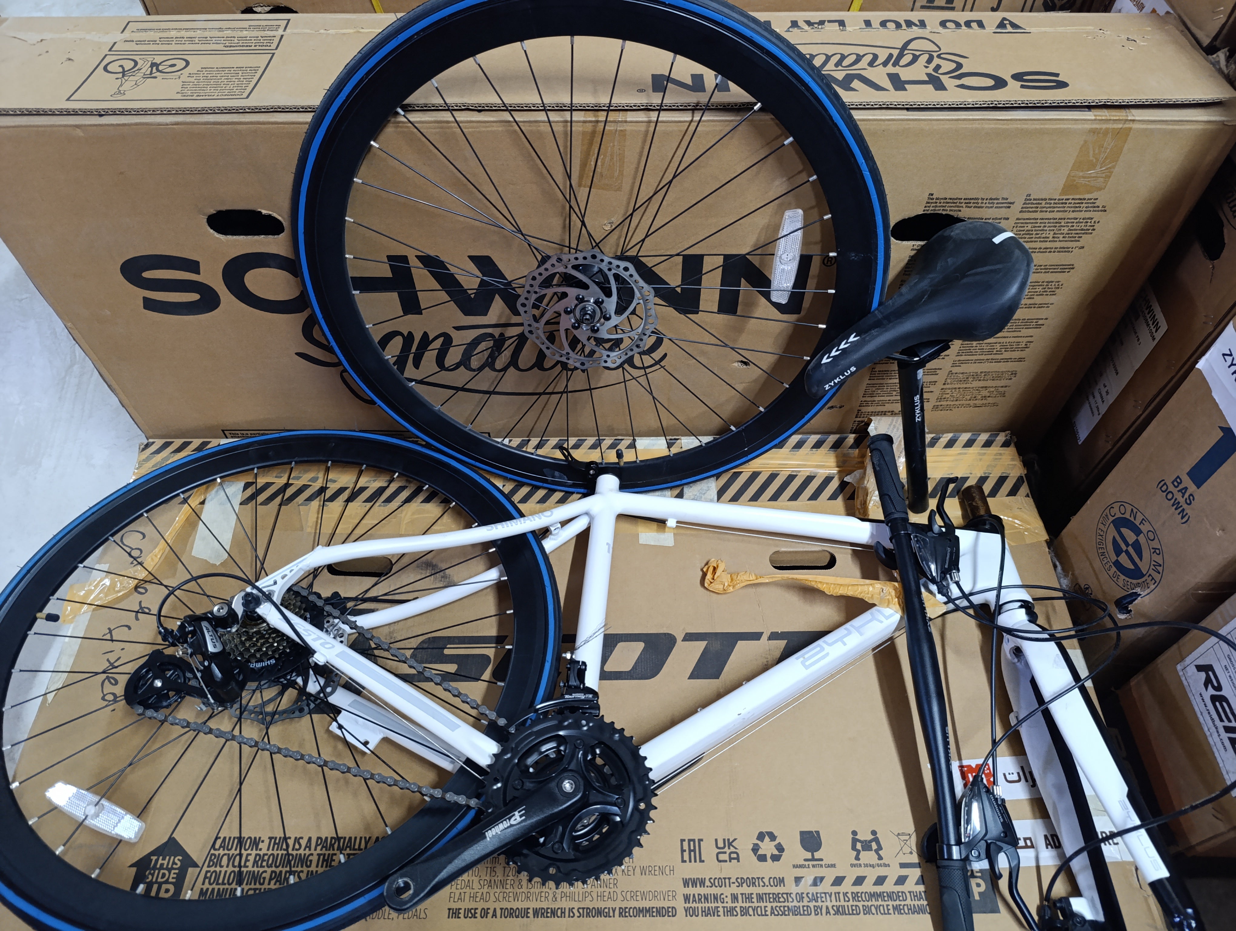 Zyclos Hybrid Bike - 700C - White/Black ZYK-ZES-- open box-WB