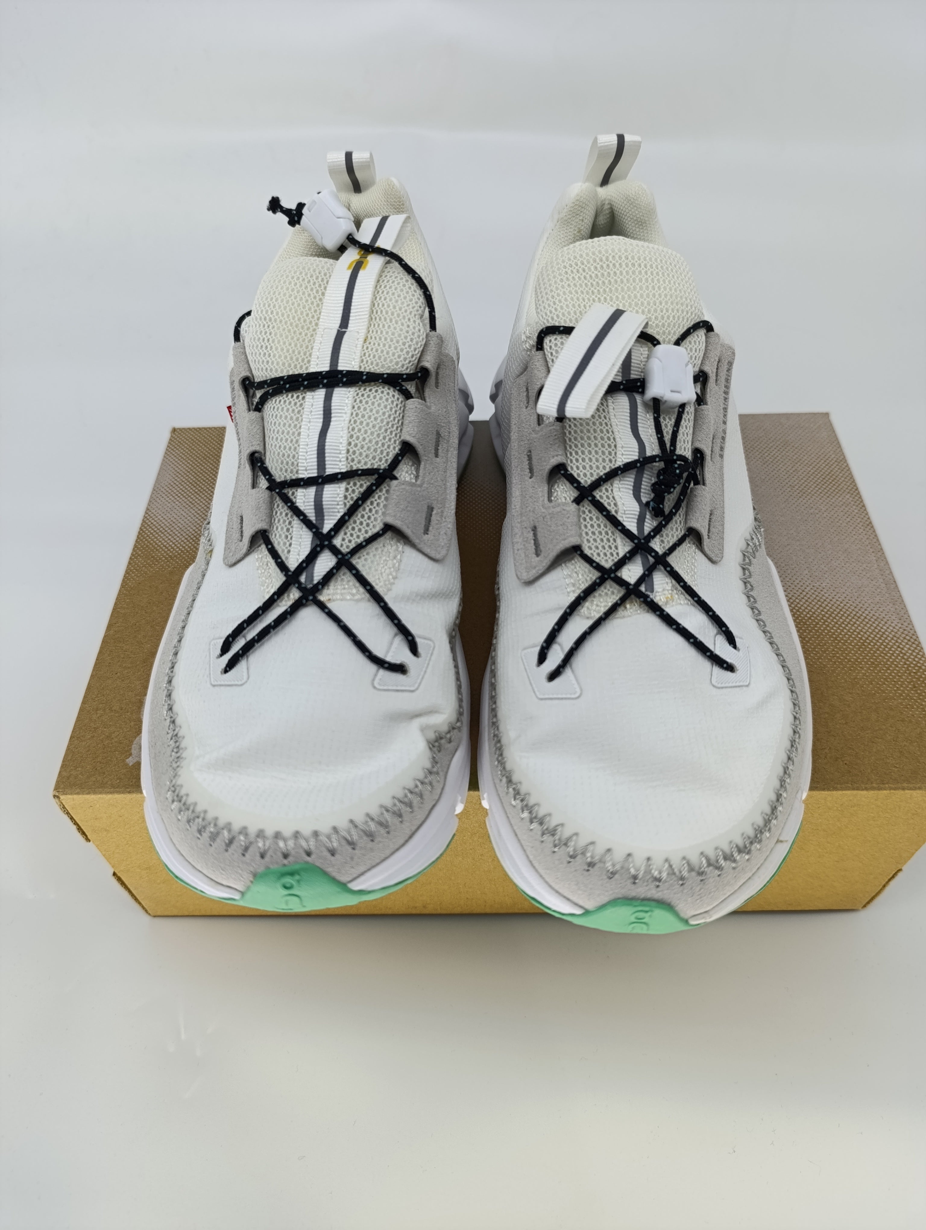 QC On Cloud / white - GRN