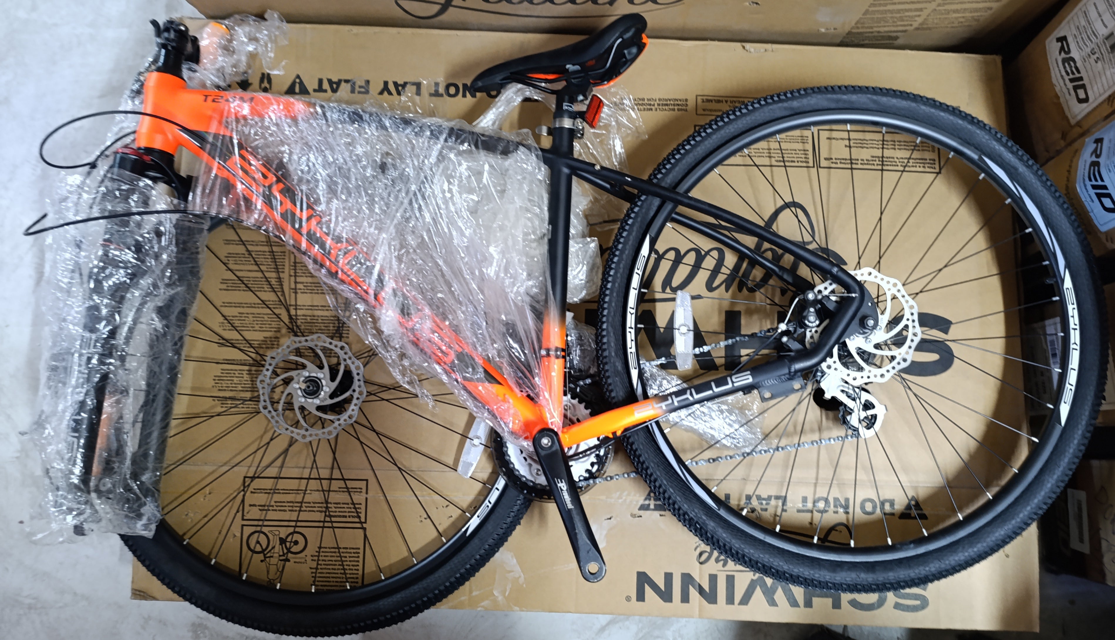Zyklus Stoat 29 Inch Mountain Bike / Orange-- open box