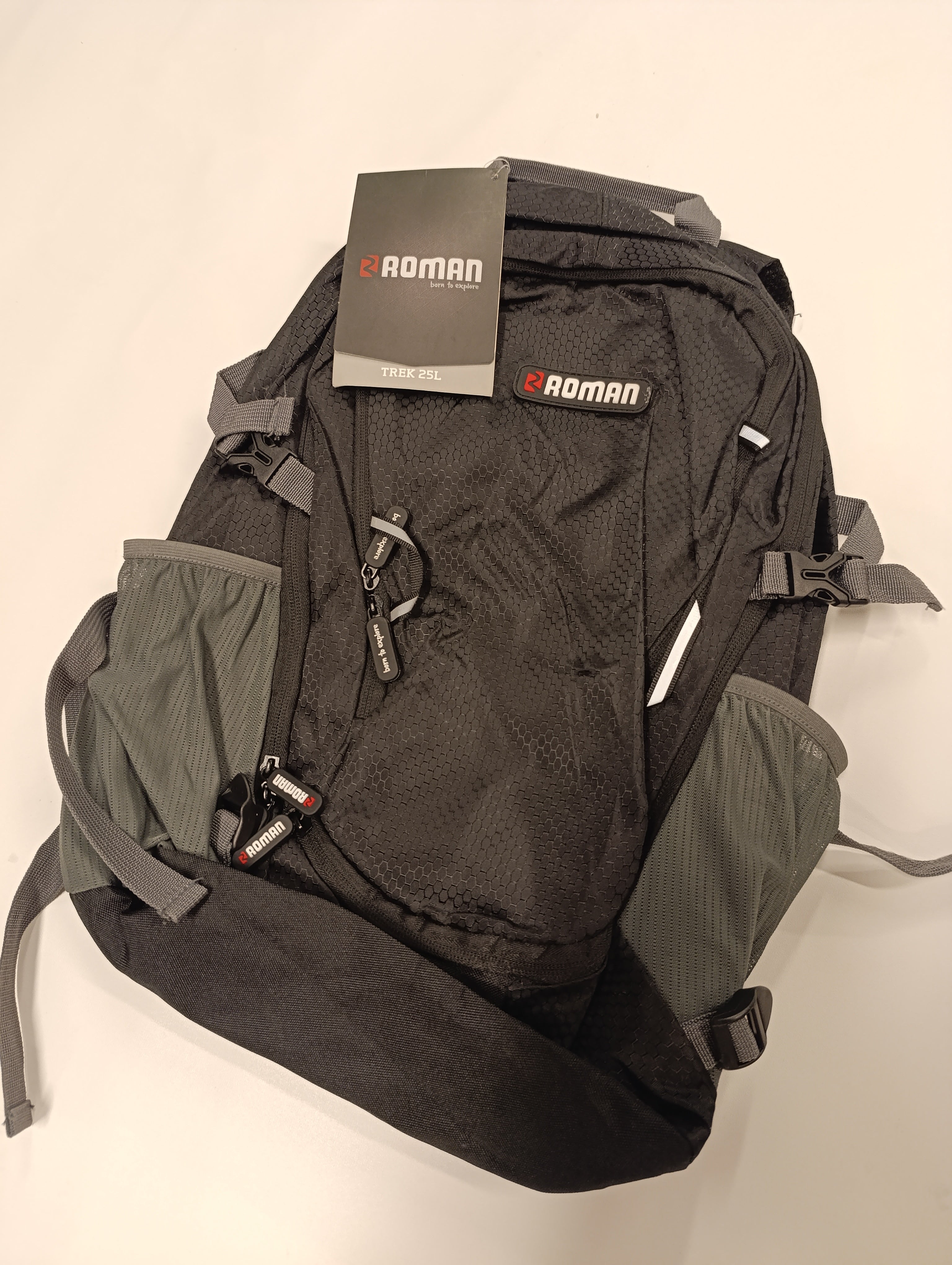 Roman born to explore trek 25 L Black