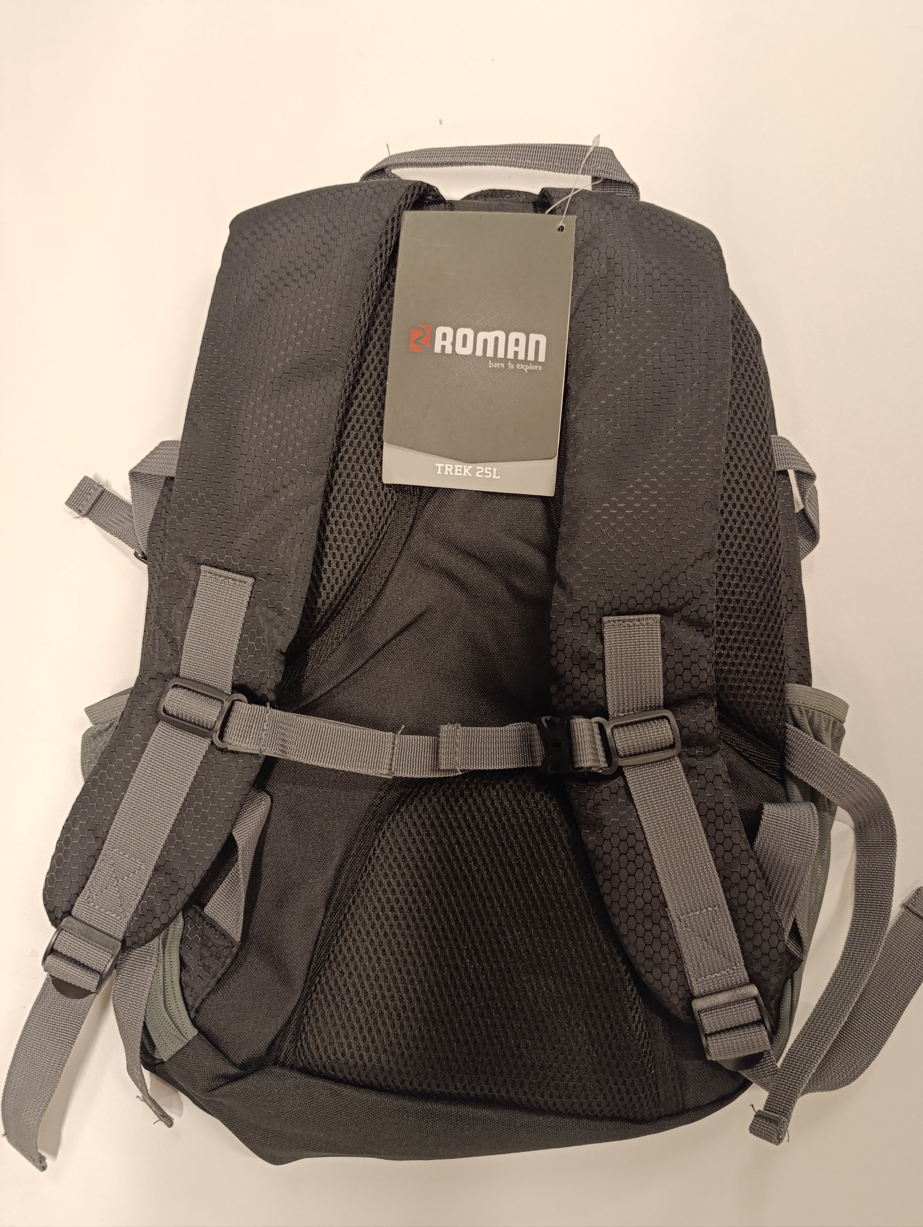Roman born to explore trek 25 L Black