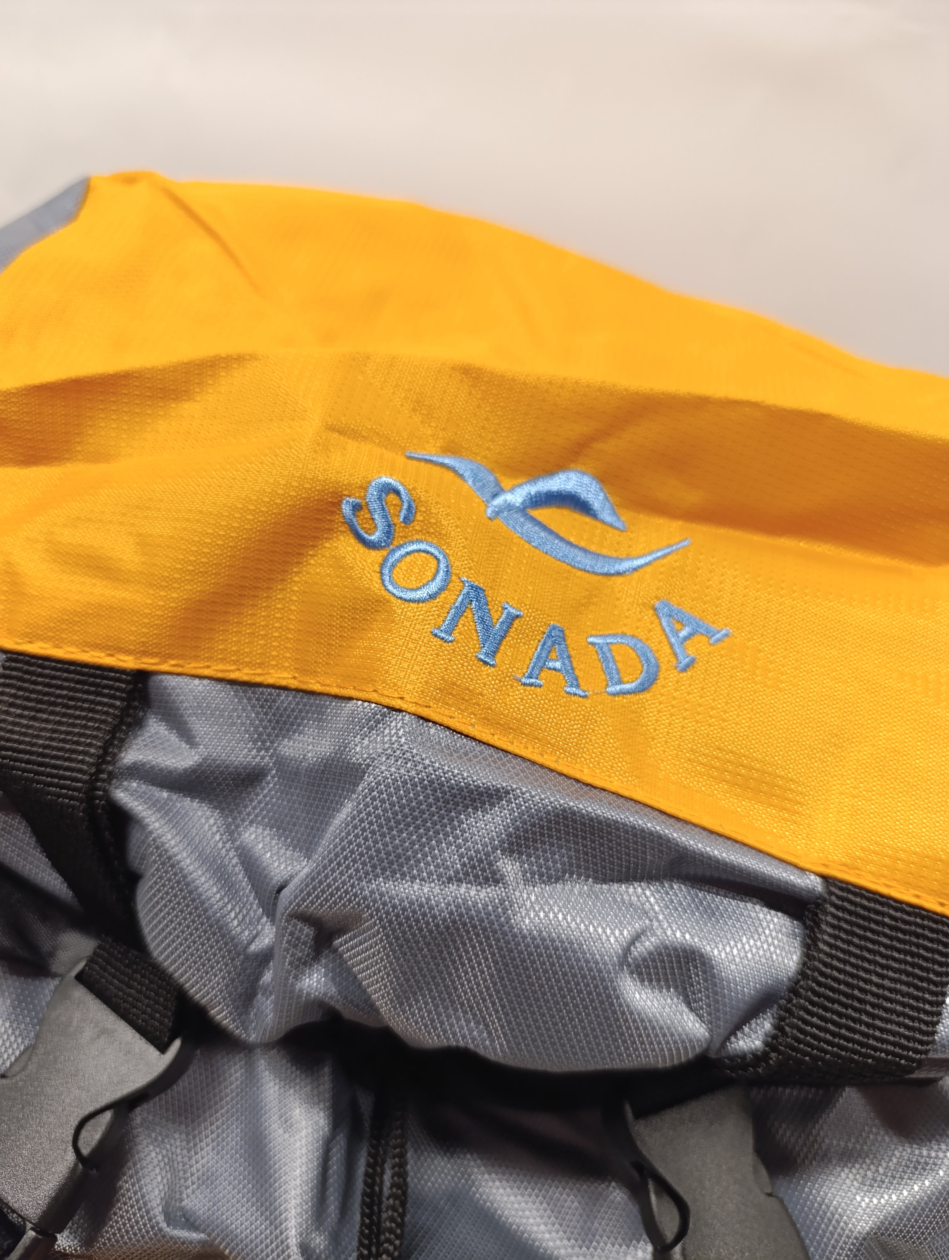 Sonada camping bag flaying with you Colour D.Gray / Yellow