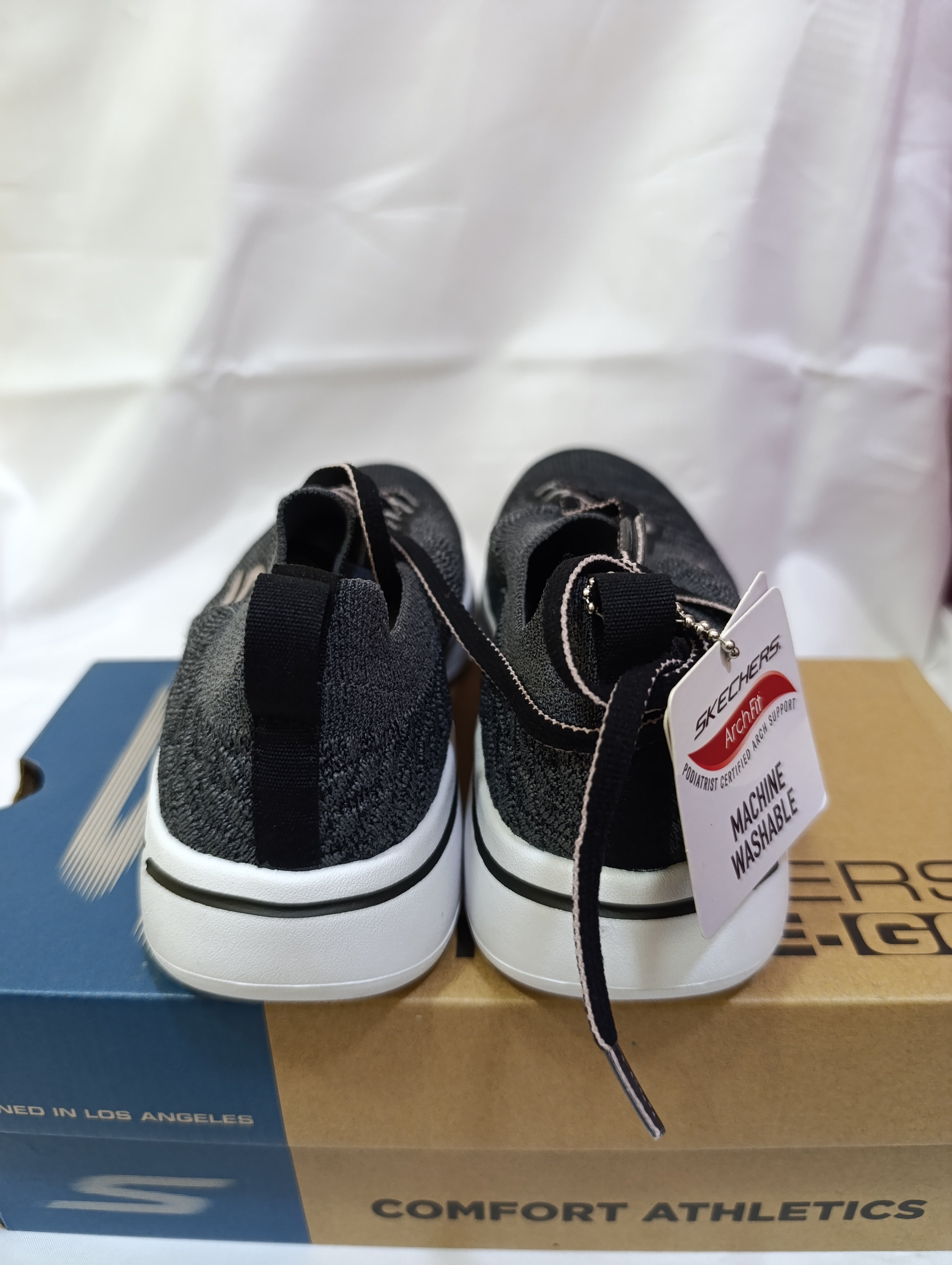 Skechers Womens Air - Cooled Arch Fit Size 35
