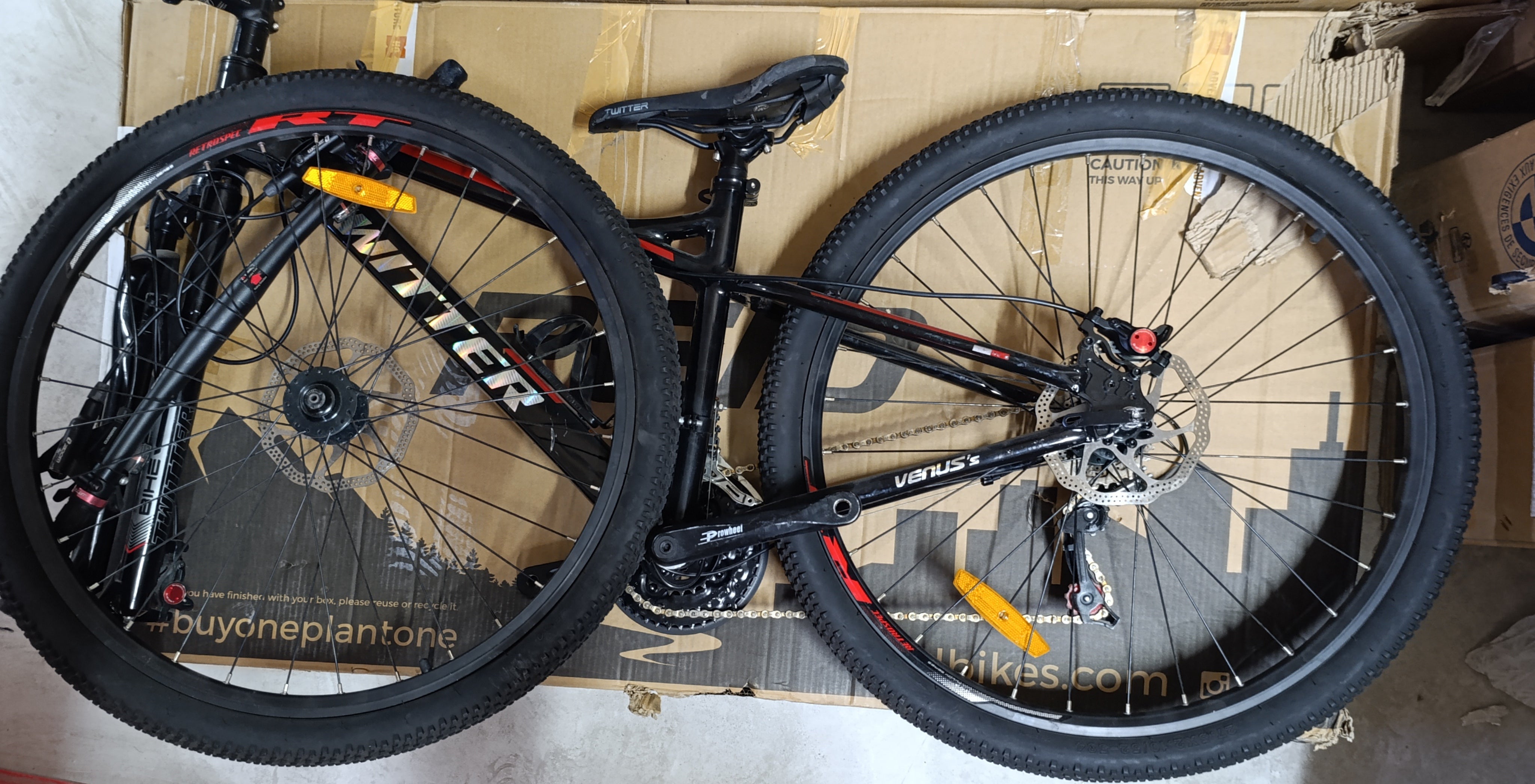 Twitter Bike VENUS V4 Black Red / M-- open box
