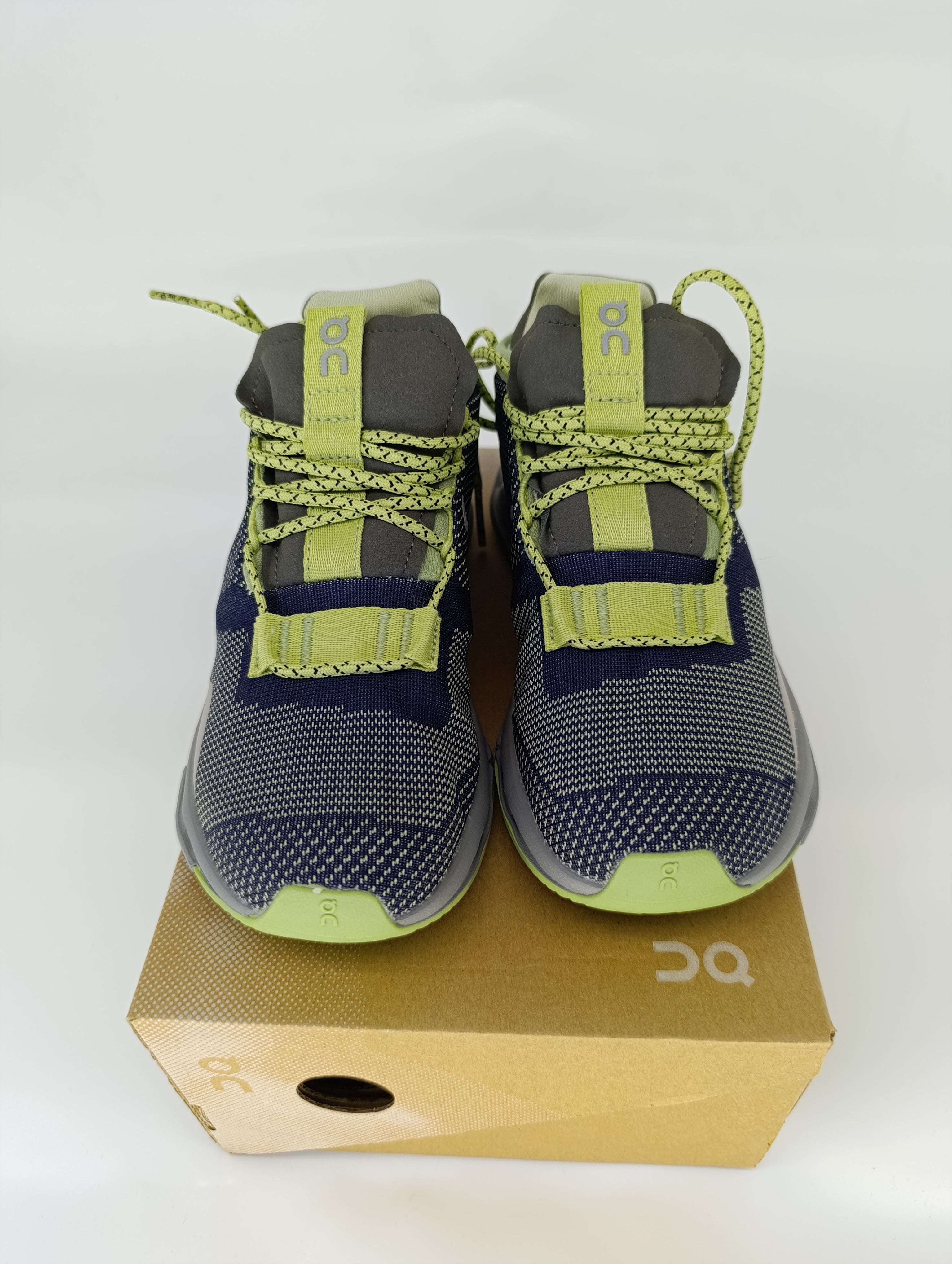 QC On Cloud / Grass Green - Ecllose