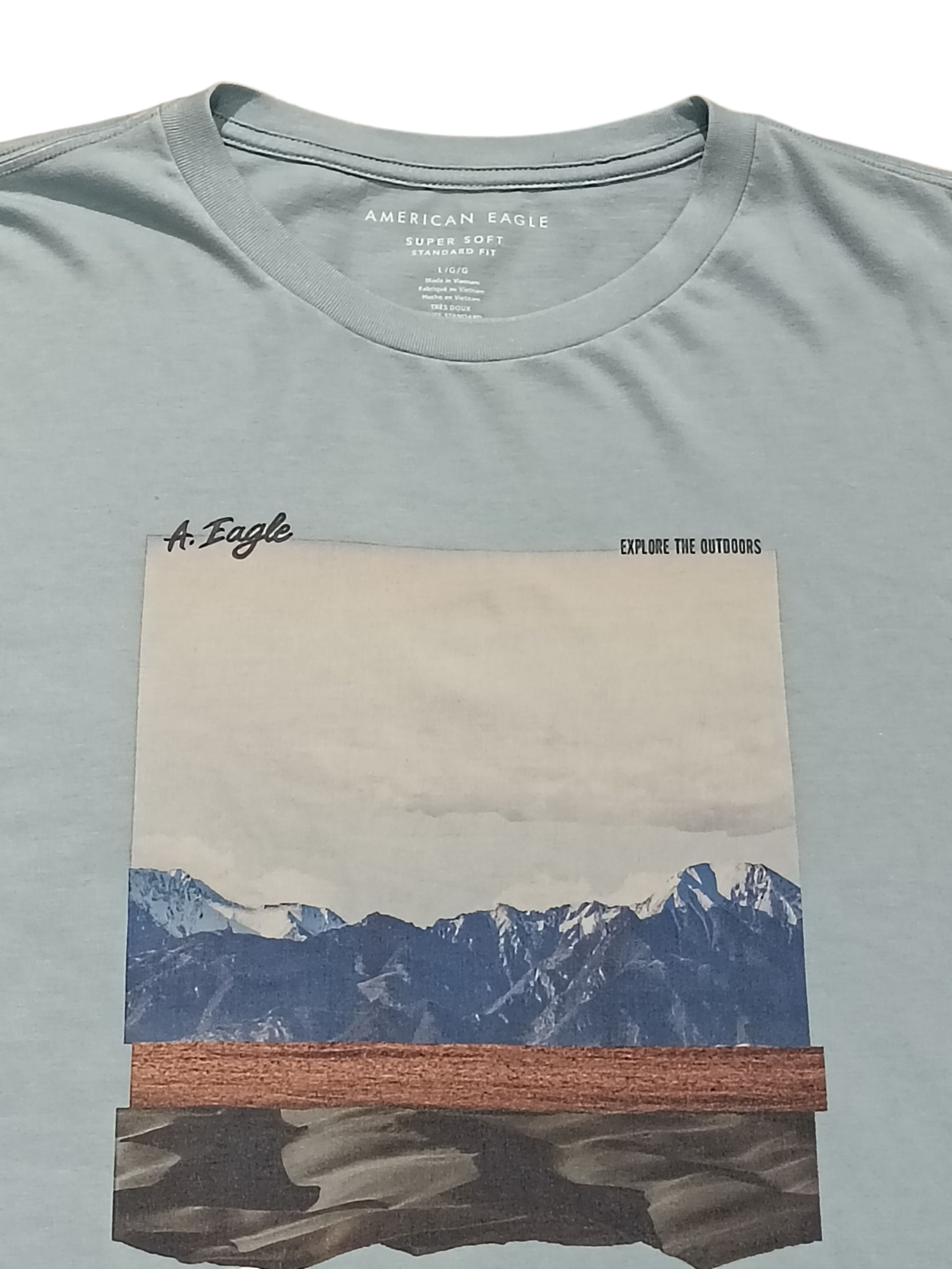 AMERICAN EAGLE STANDARD FIT LIGHT BLUE