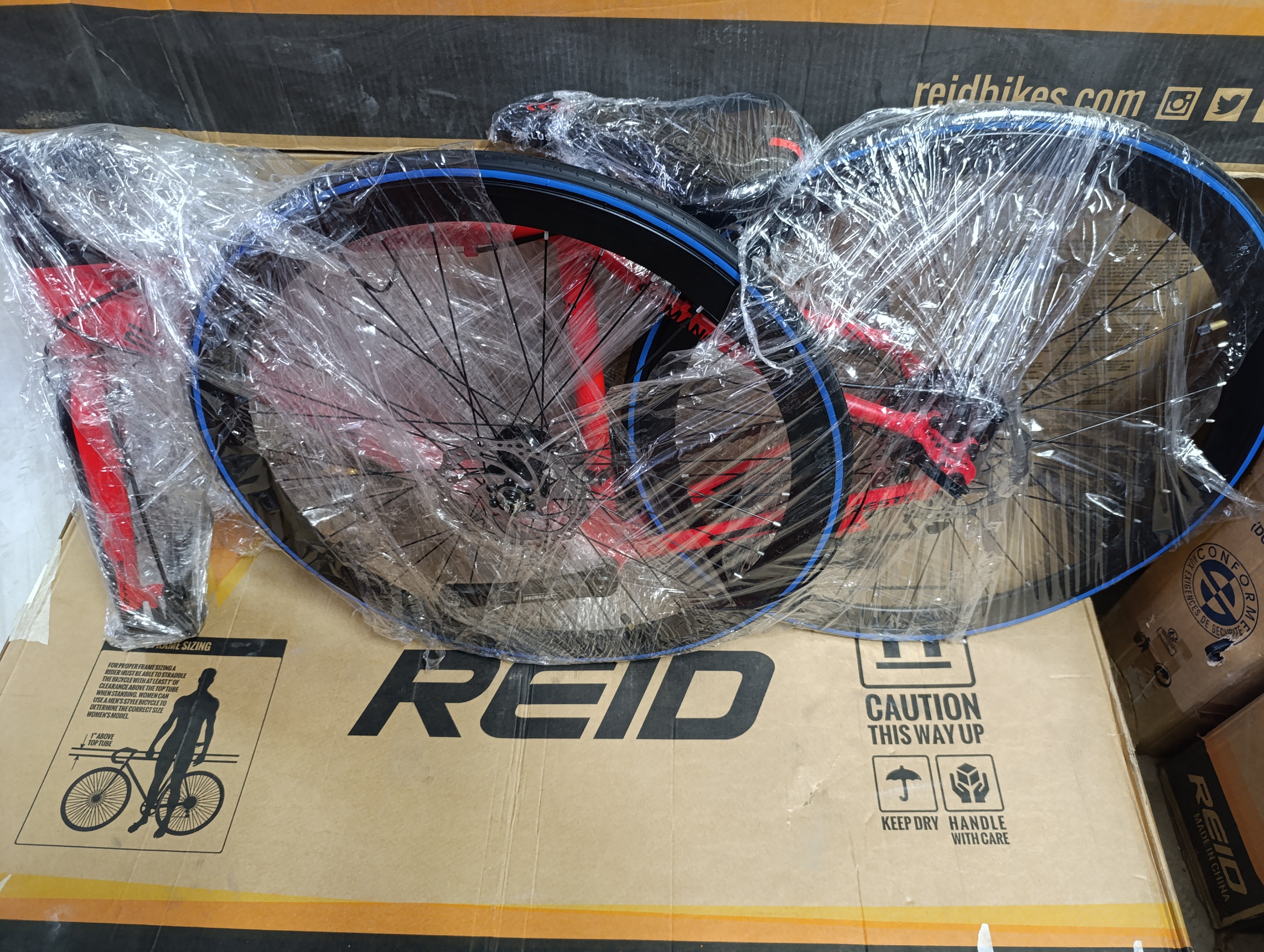Zyklus Hybrid Bike / Red Black 28 inch-- open box