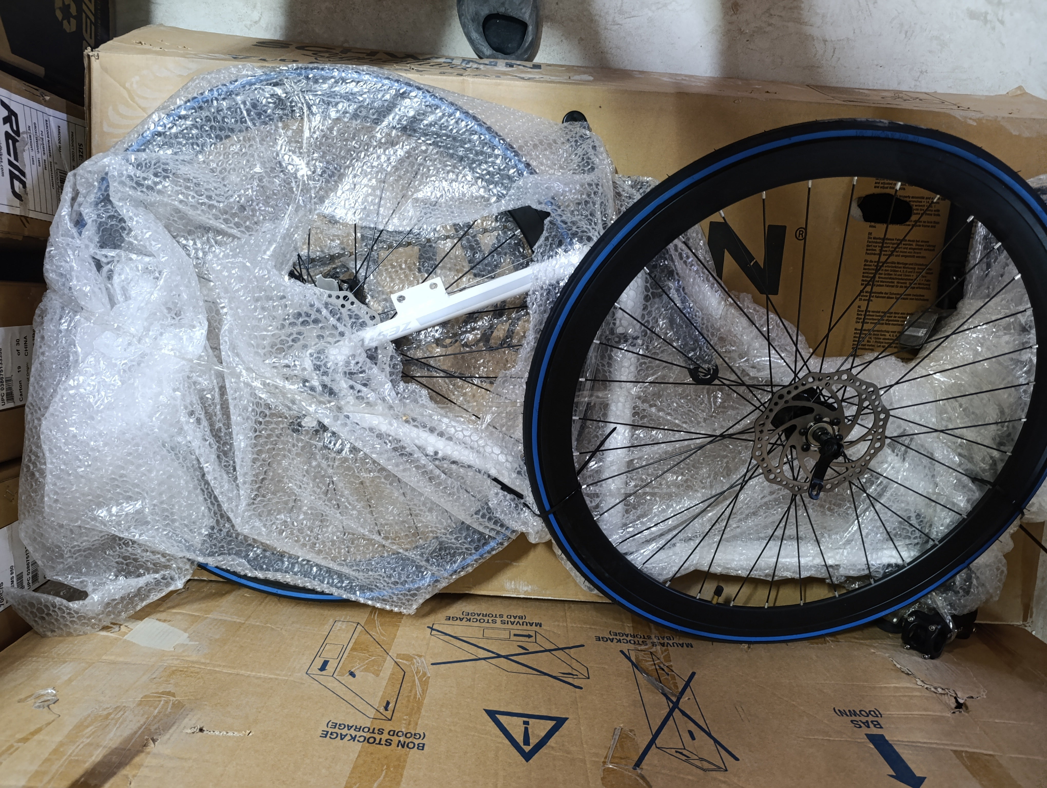 Zyklus Zesto Hybrid Bike White/ Medium