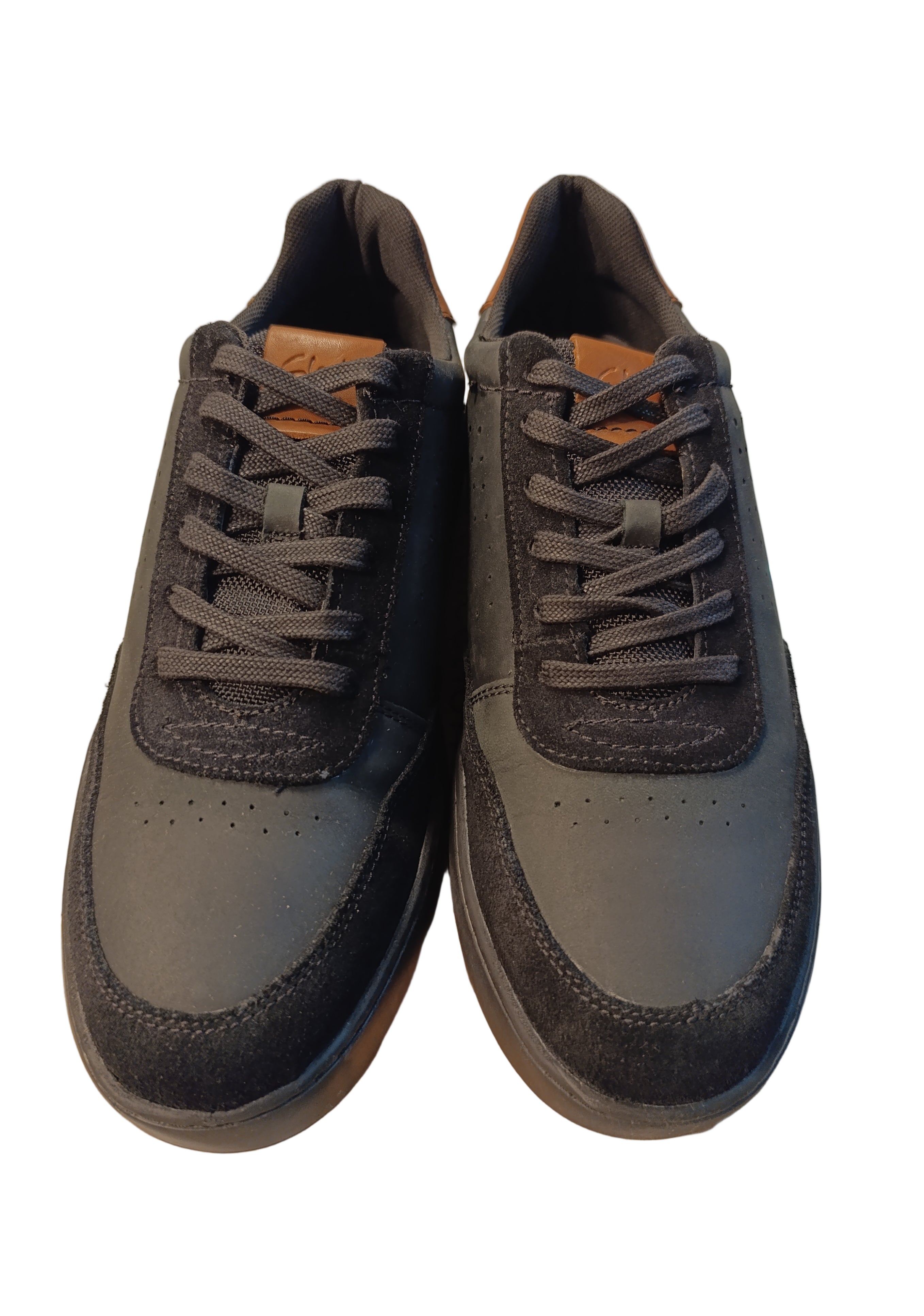 Clarks Last Resort Men's Black Suede Shoes – Casual Lace-Up Low-Top Sneakers