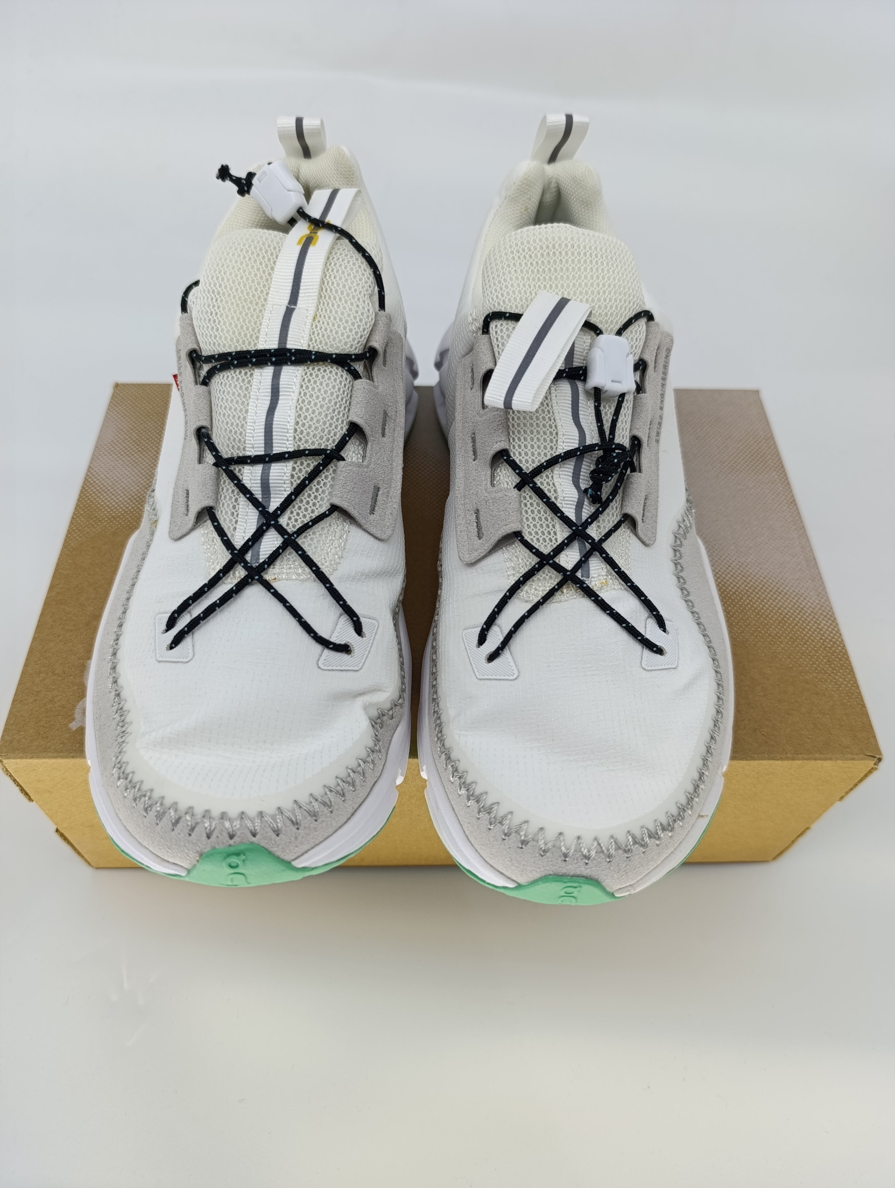 QC On Cloud / white - GRN