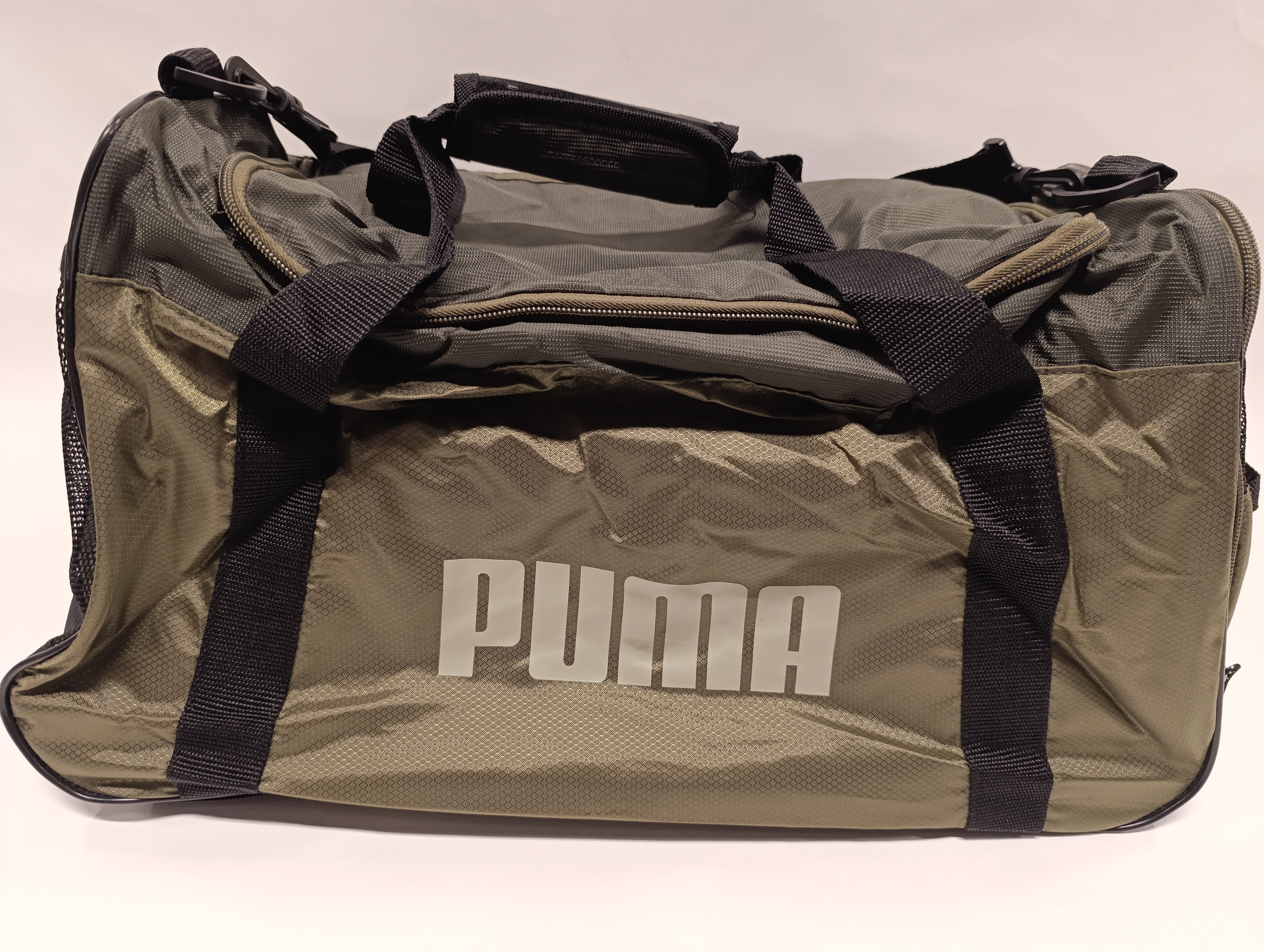 Puma Bag to travel Olive colour