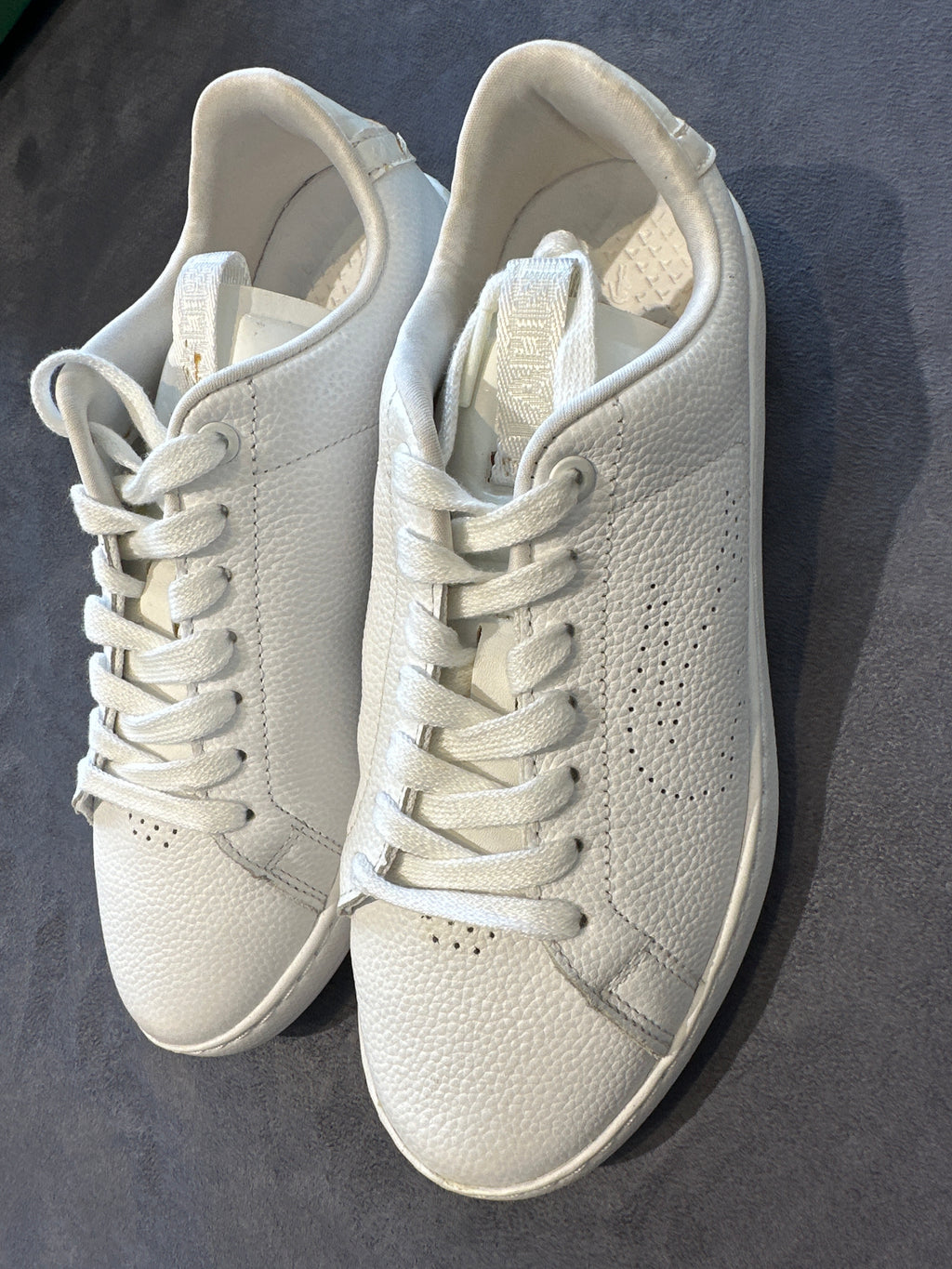 LACOSTE SNEAKERS