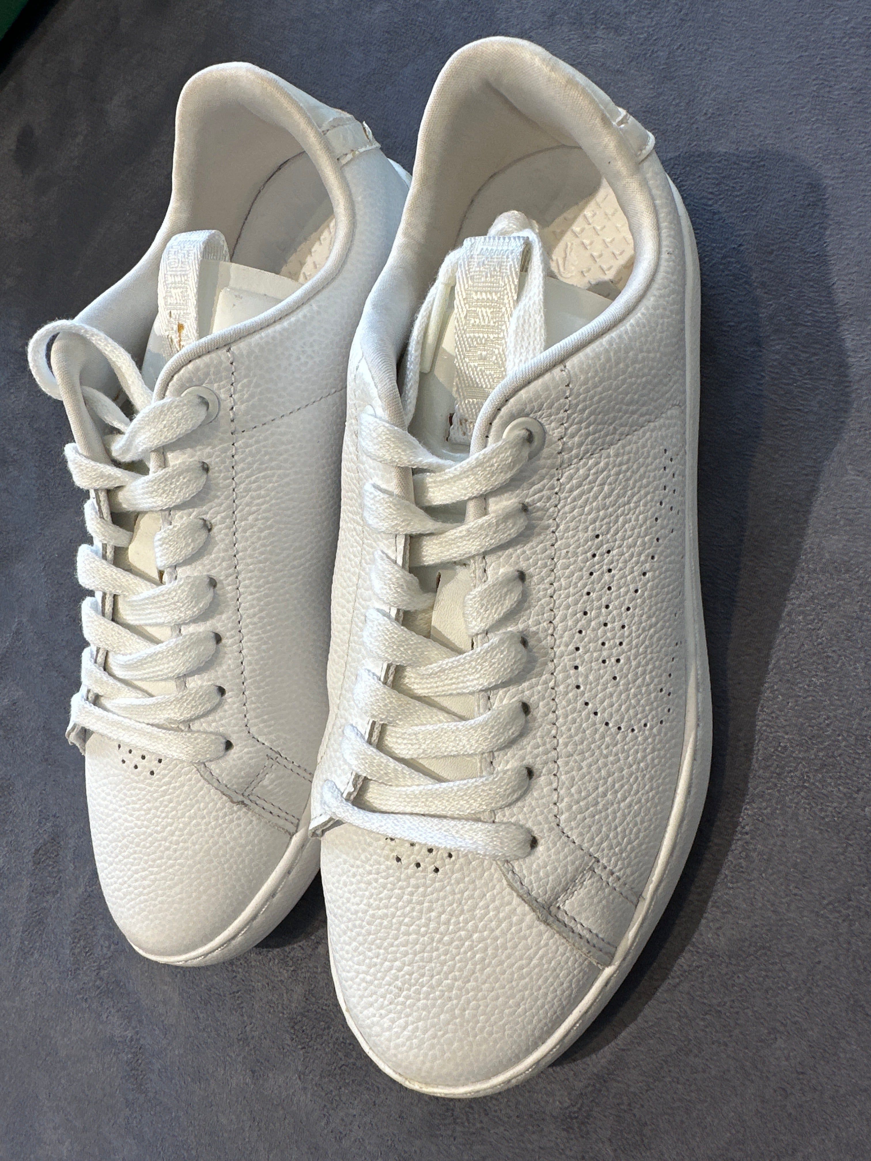 LACOSTE SNEAKERS