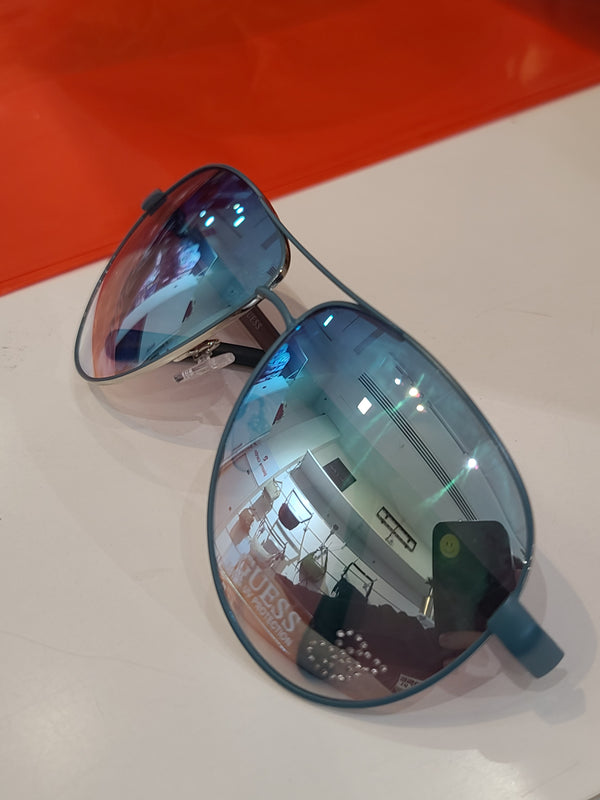 GUESS Sunglasses – Sleek, Stylish, and Sun-Ready