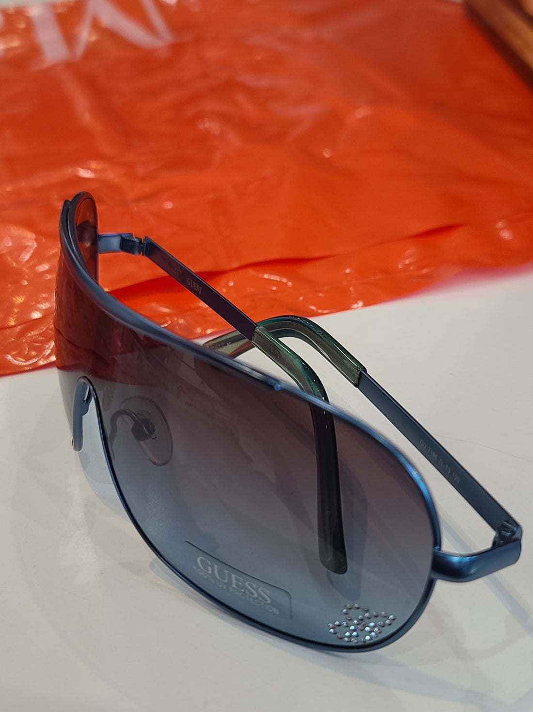 Guess Shield Sunglasses – Blue Gradient Designer Eyewear