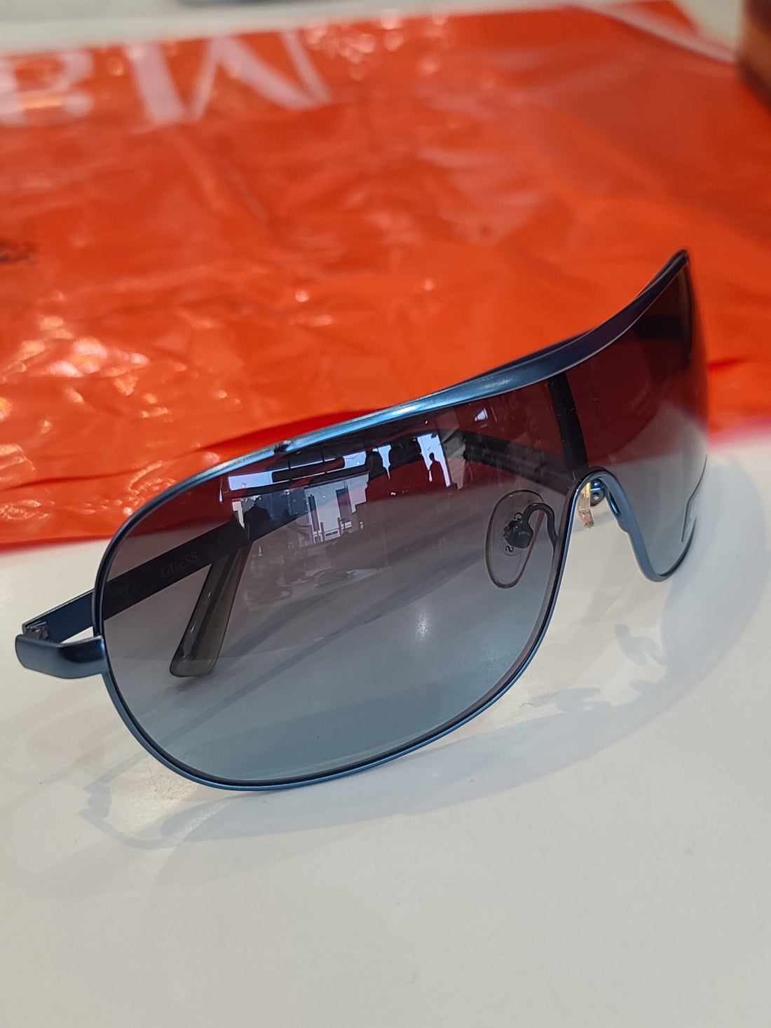 Guess Shield Sunglasses – Blue Gradient Designer Eyewear