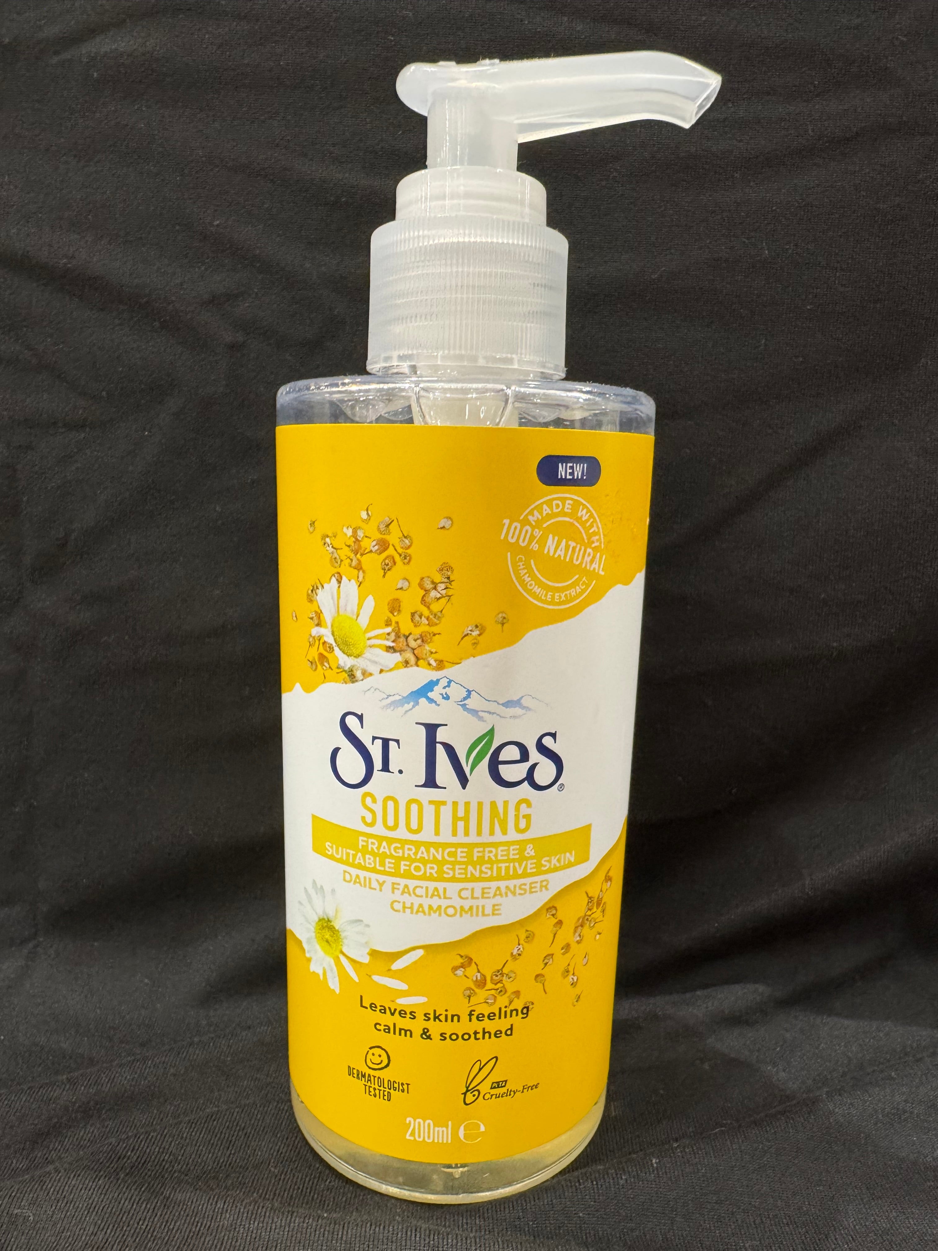 ST.Ives Soothing care daily facial cleanser Chamomile 200ml
