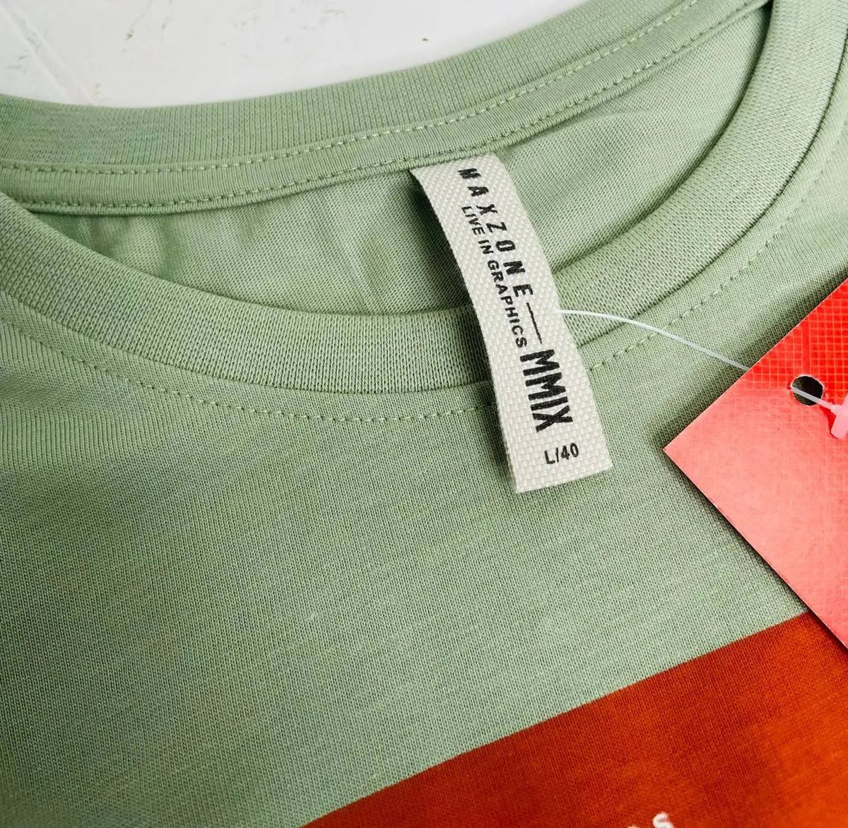 Stand out with style: Maxzone graphic tee, light olive, men's fashion.Experience a blend of comfort and style with the Maxzone light olive graphic t-shirt, crafted from soft fabric.