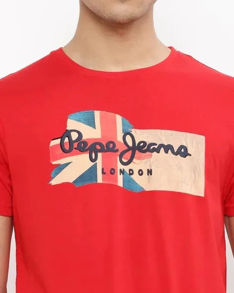 Pepe Jeans London T-Shirt: Channel iconic London style with this slim-fit tee featuring a bold flag print.Pepe Jeans London T-Shirt: Channel iconic London style with this slim-fit tee featuring a bold flag print.
