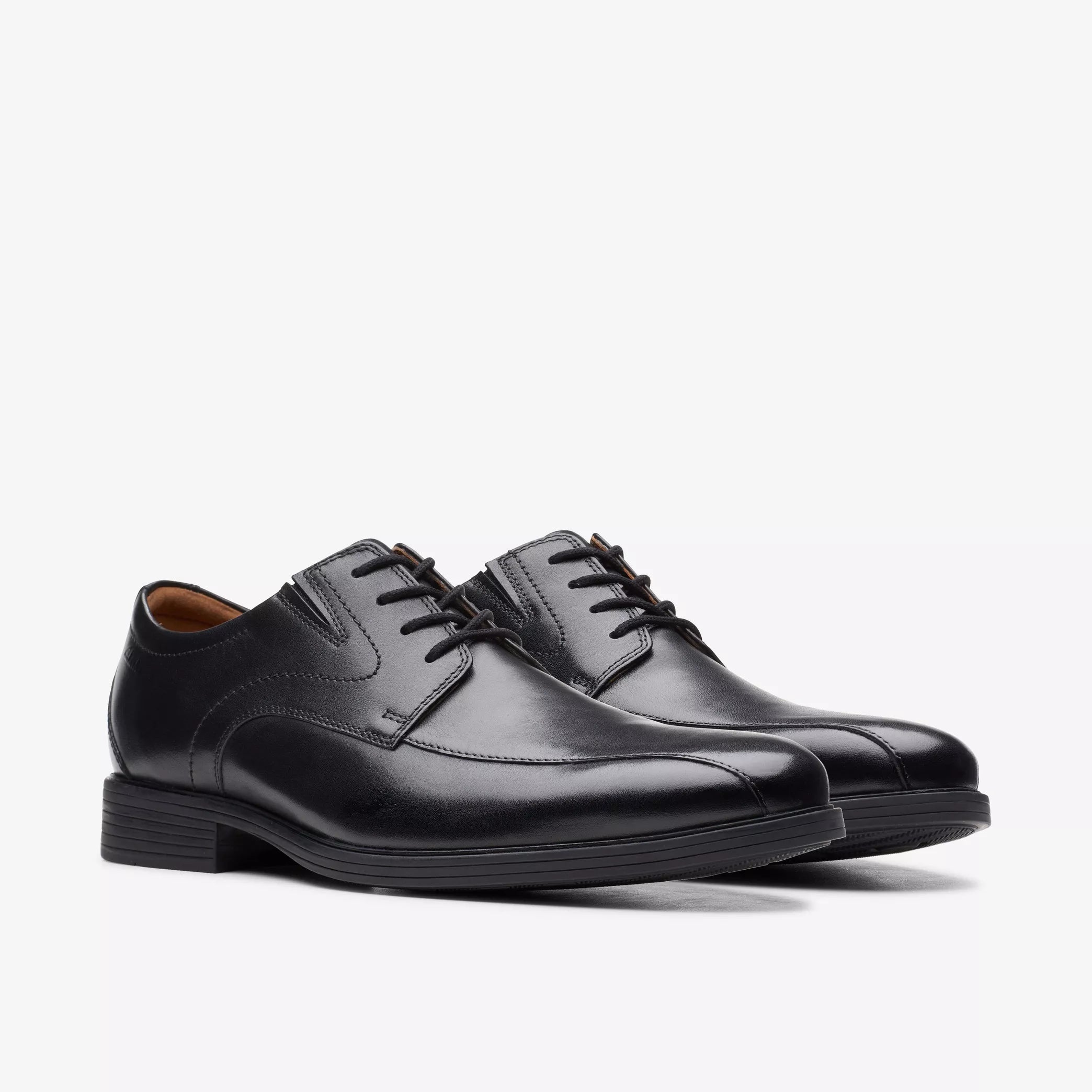 Clarks Whiddon Pace Black Leather Black Shoes