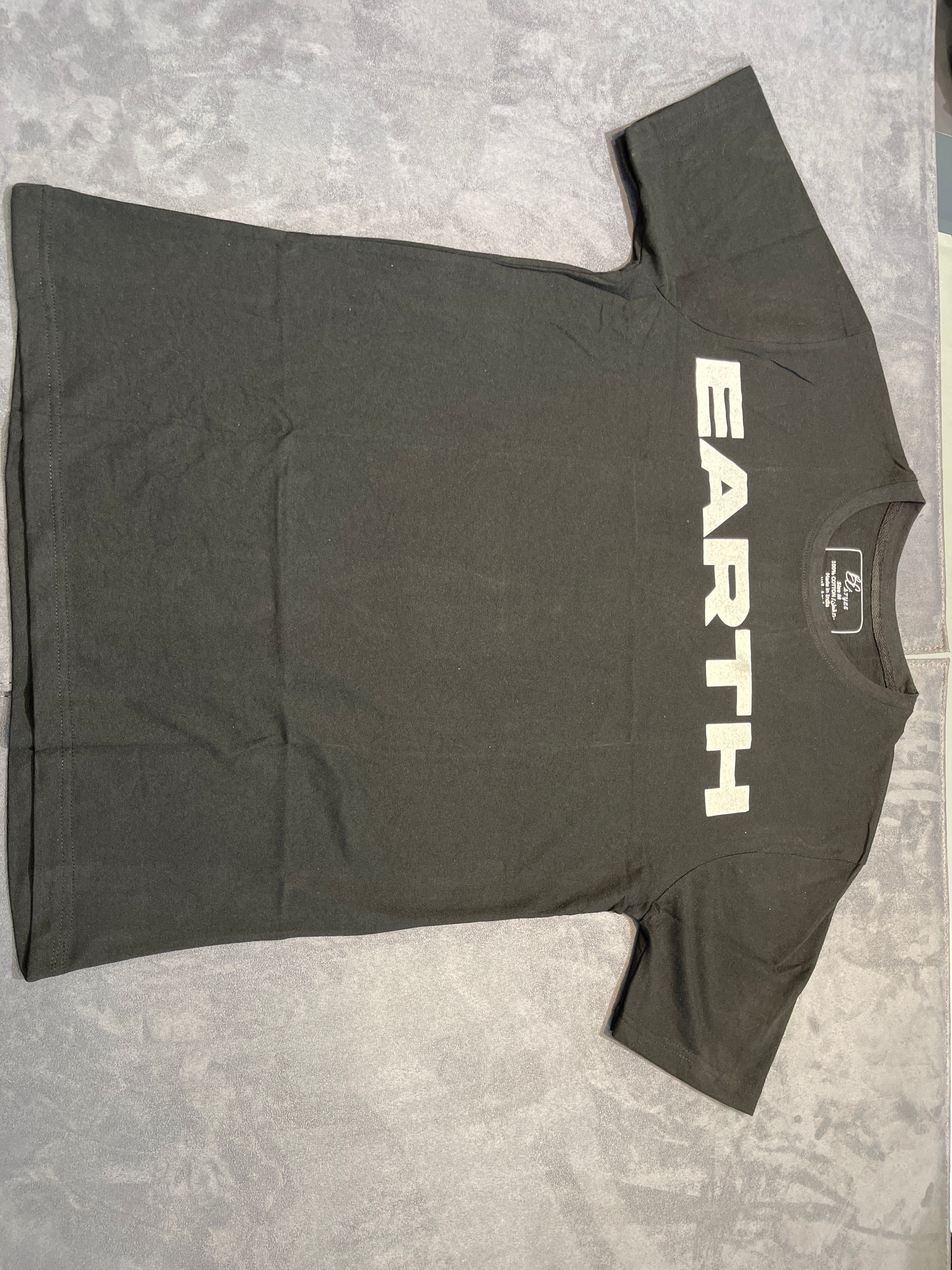 BS Style Men's Black "EARTH" Graphic Printed T-Shirt