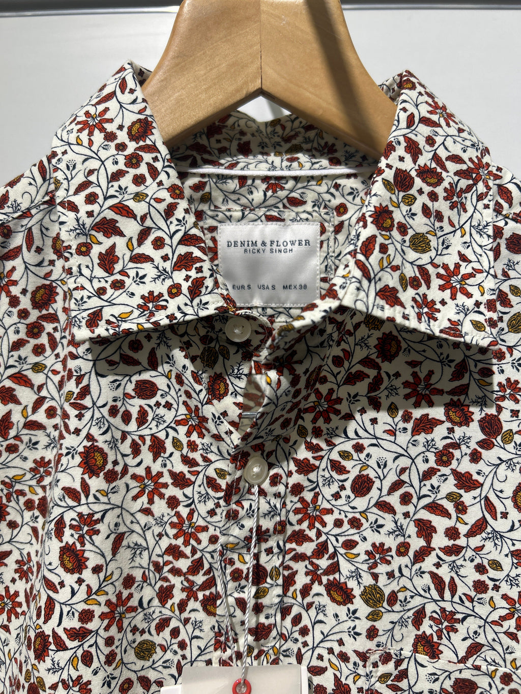Denim & Flower Men’s Red & White Floral Design Shirt – Stylish Casual Wear