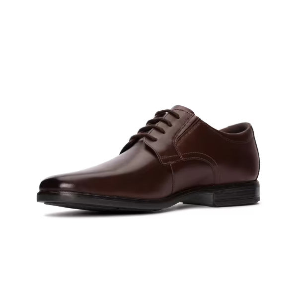 Clarks Howard Walk Low-Top Derby Shoes - Versatile Style