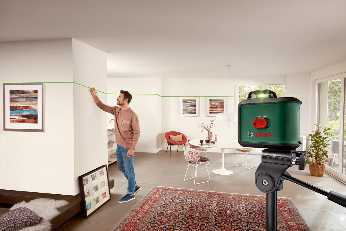 Bosch UniversalLevel 360 Cross Line Laser with Deluxe Tripod (Vertical and horizontal laser lines including 360° for alignment across the room)