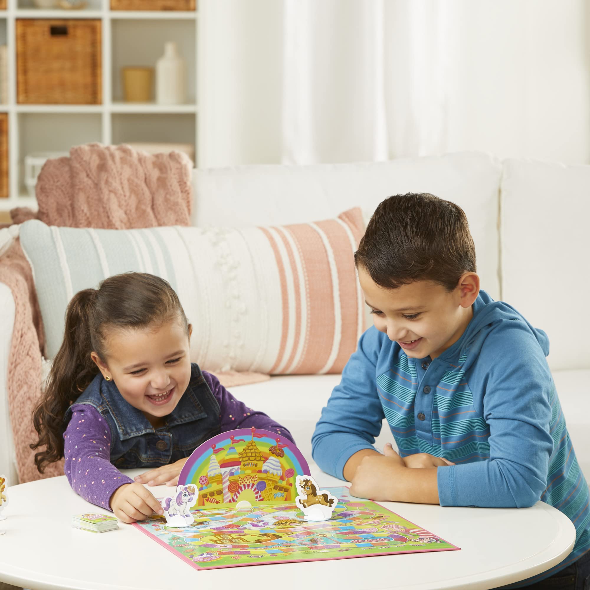 Hasbro Gaming Candy Land Unicorn Edition Board Game, Toddler Games, Unicorn Toys, Perfect Kids Gifts, Kids Board Games, Ages 3 and Up (Amazon Exclusive)