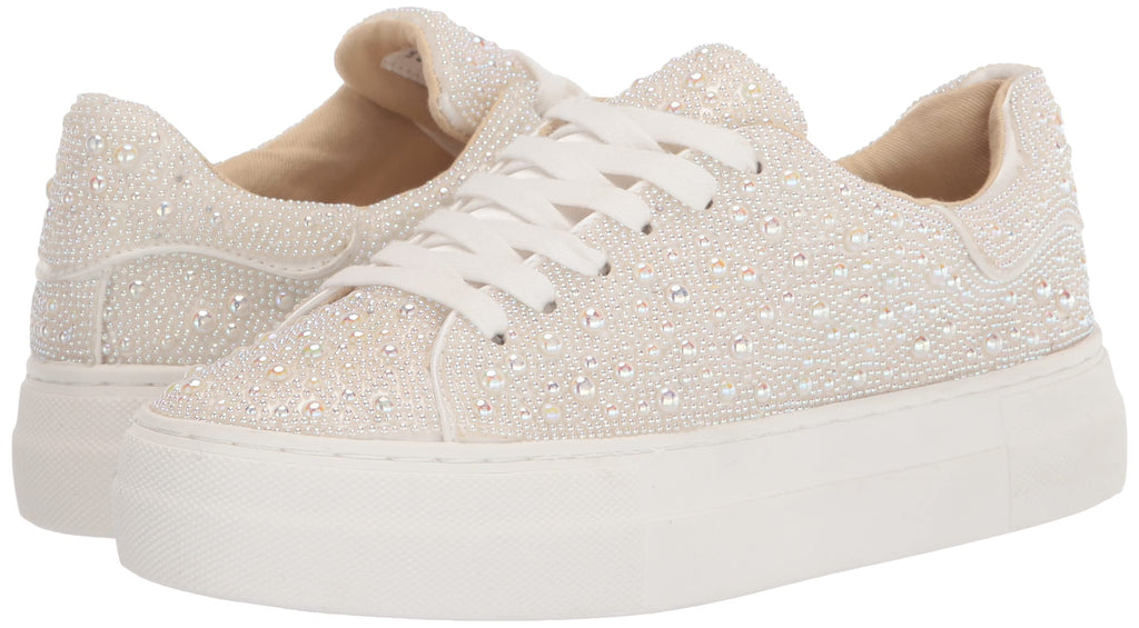 حذاء رياضي Sidny من Betsey Johnson للنساء