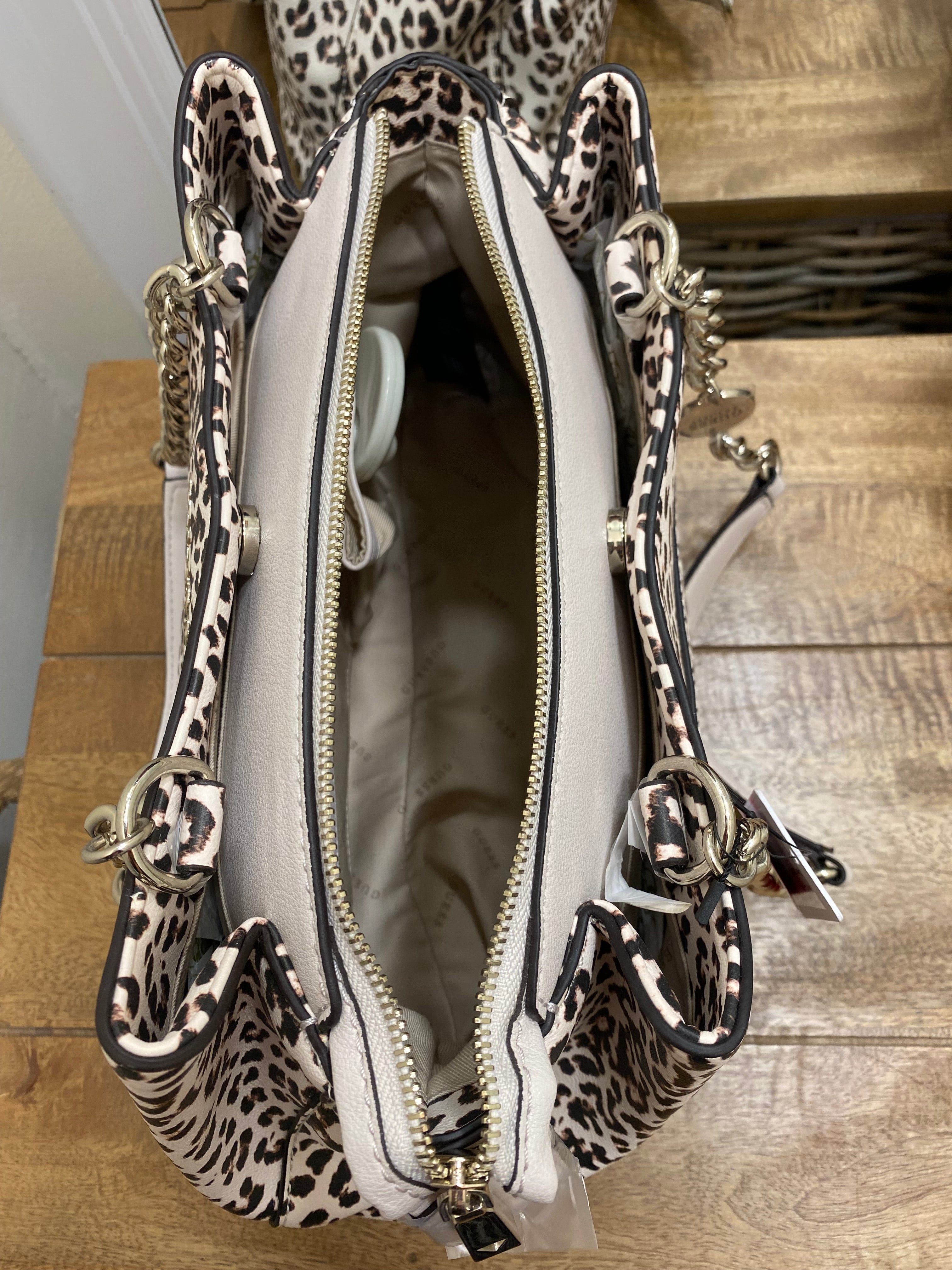 Guess Womens Satchel HandBag - Leopard