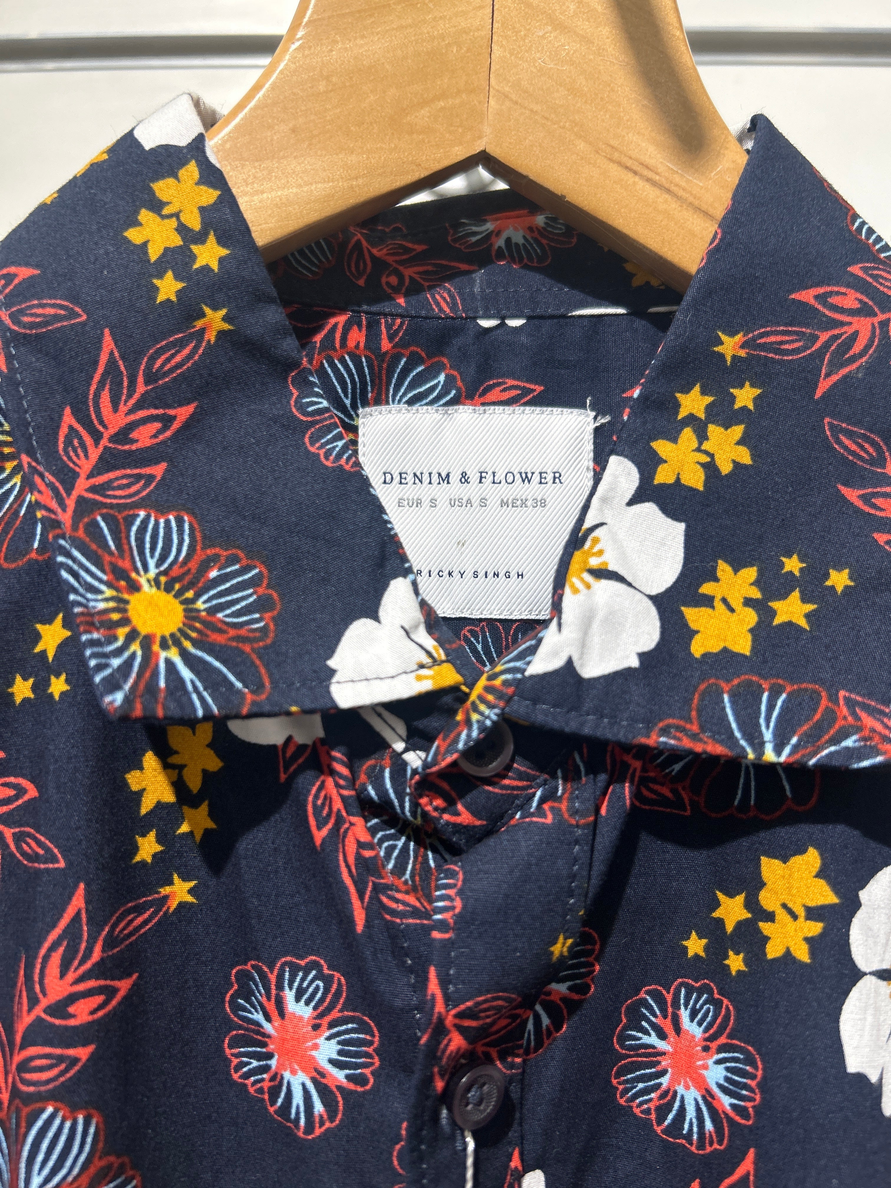 Denim & Flower Men’s Floral Short Sleeve Shirt – Stylish & Breathable