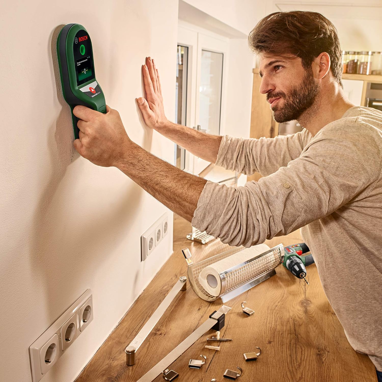 Bosch Stud Finder UniversalDetect (max. detection depth wooden studs/live cable/metal: 25/50/100 mm, in cardboard box)