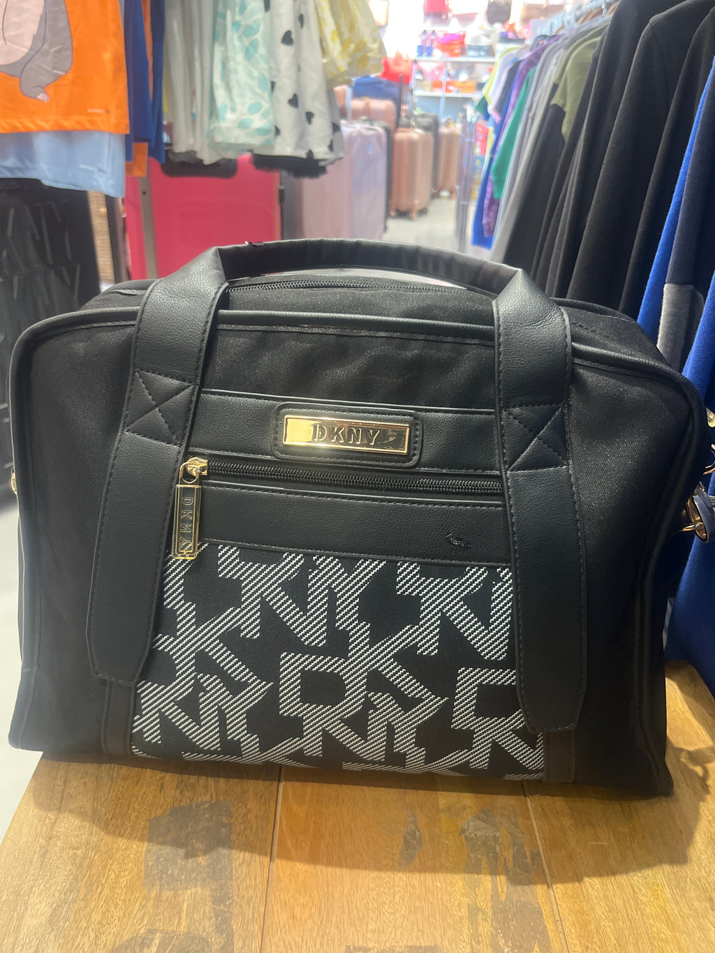 DKNY حقيبة كمبيوتر كبيرة سوداء After Hours DO190AH2