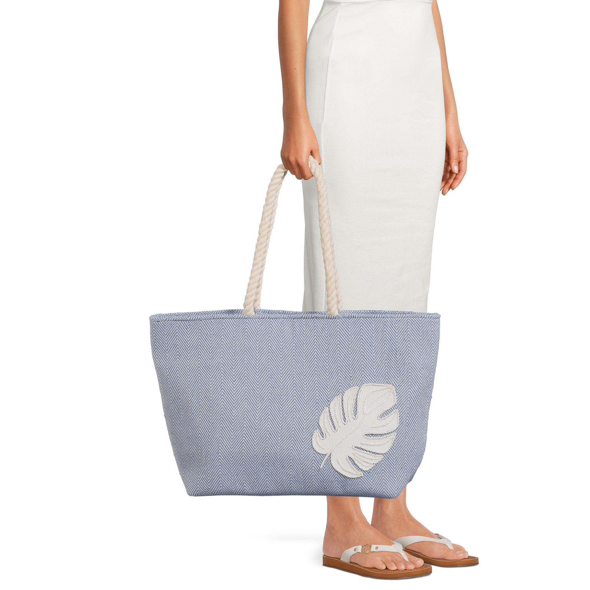 Time and Tru Women's Beach Tote with Rope Handles, Palm Leaf
