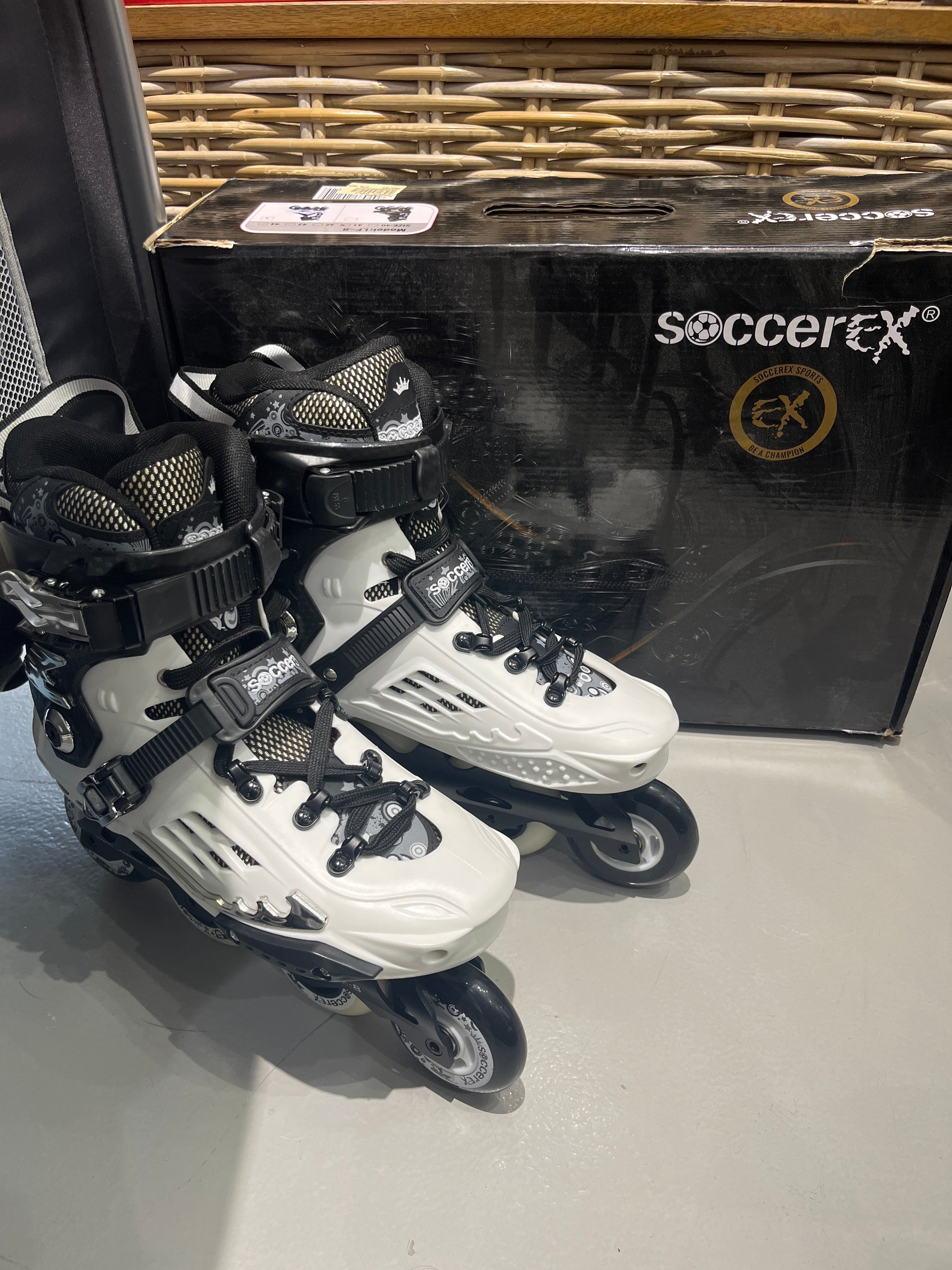 SOCCEREX SKATE WHITE COLOR
