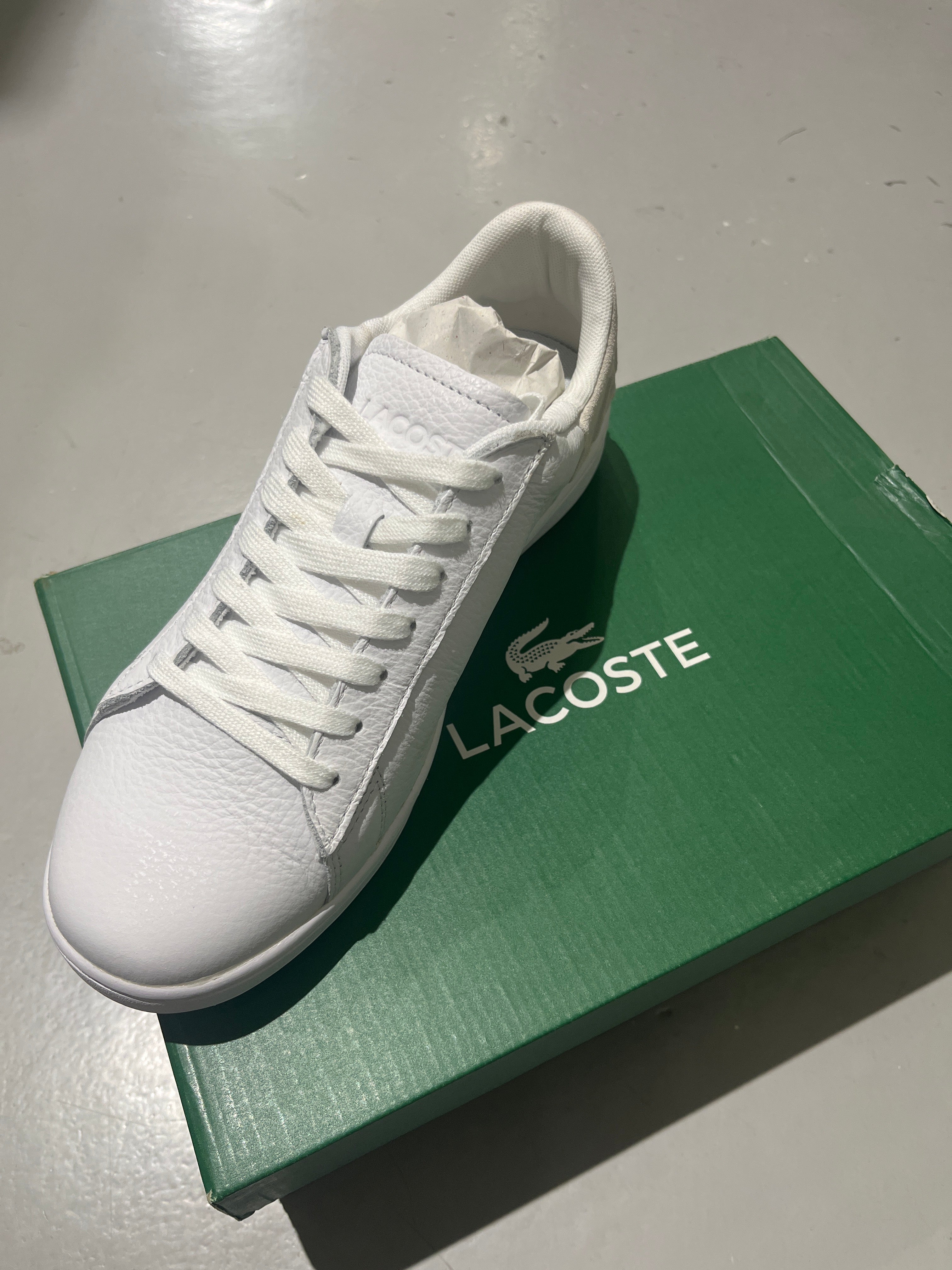 Lacoste Carnaby Pro Tumbled Leather White & Grey Sneakers