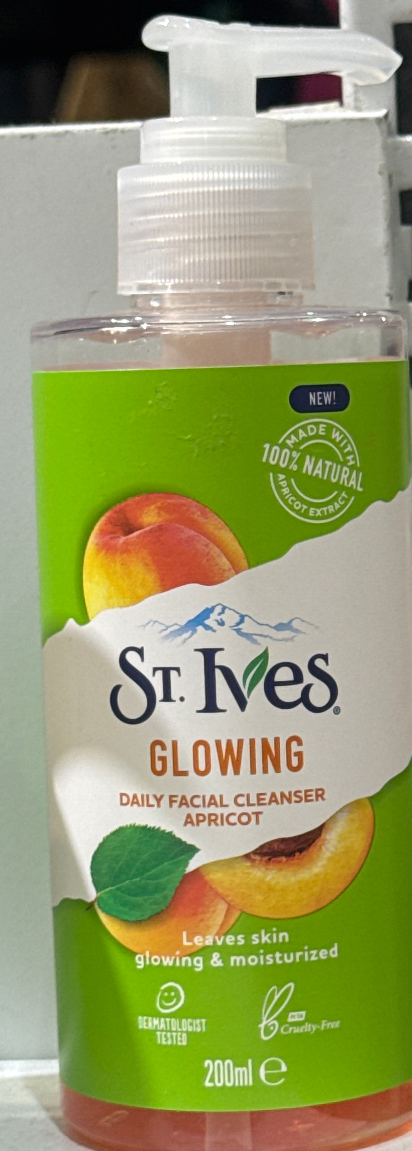 ST.IVES غسول الوجه اليومي المشرق بالمشمش 200 مل