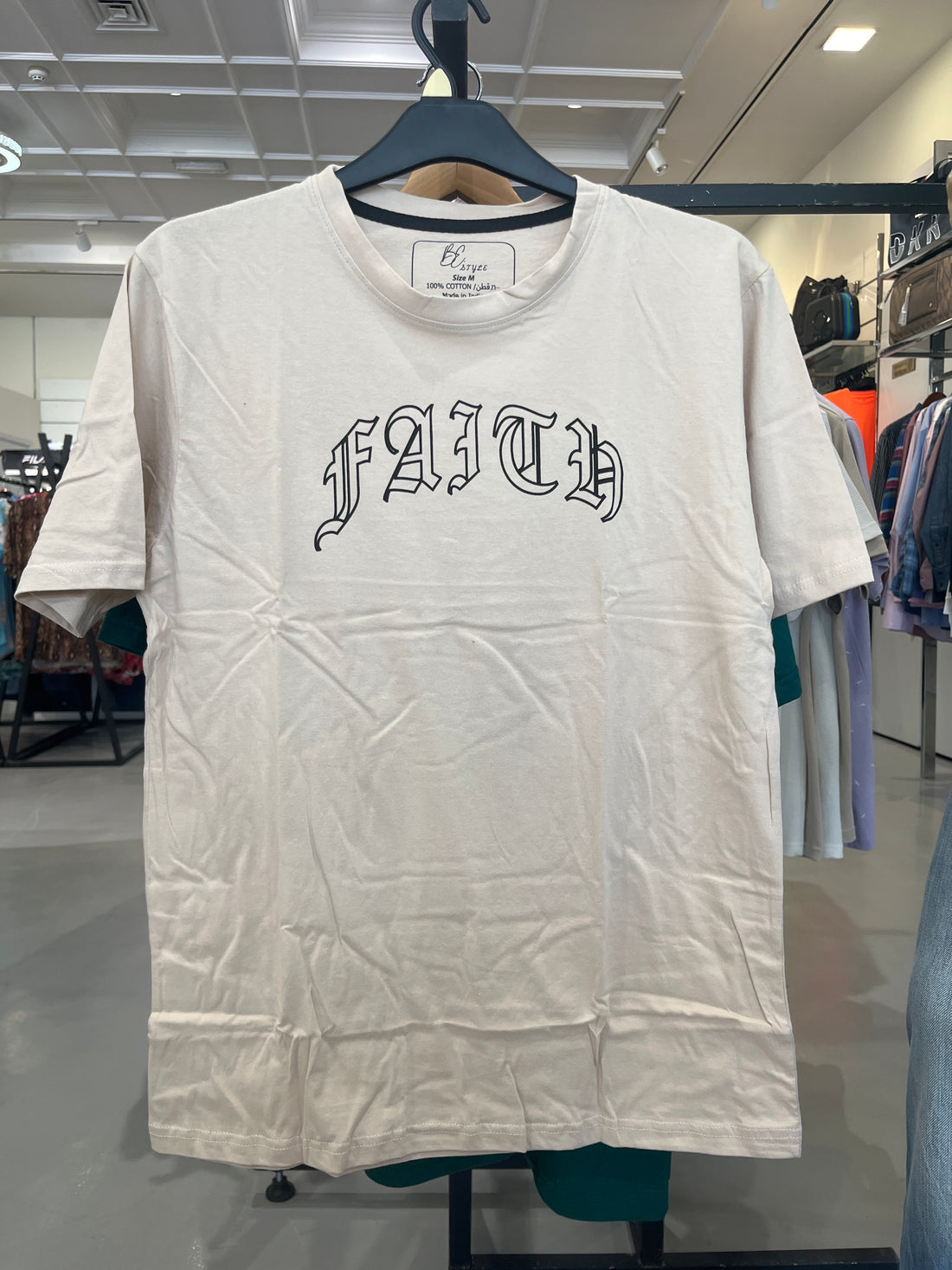 BS Style Men's Off-White "FAITH" Gothic Graphic Oversized T-Shirt