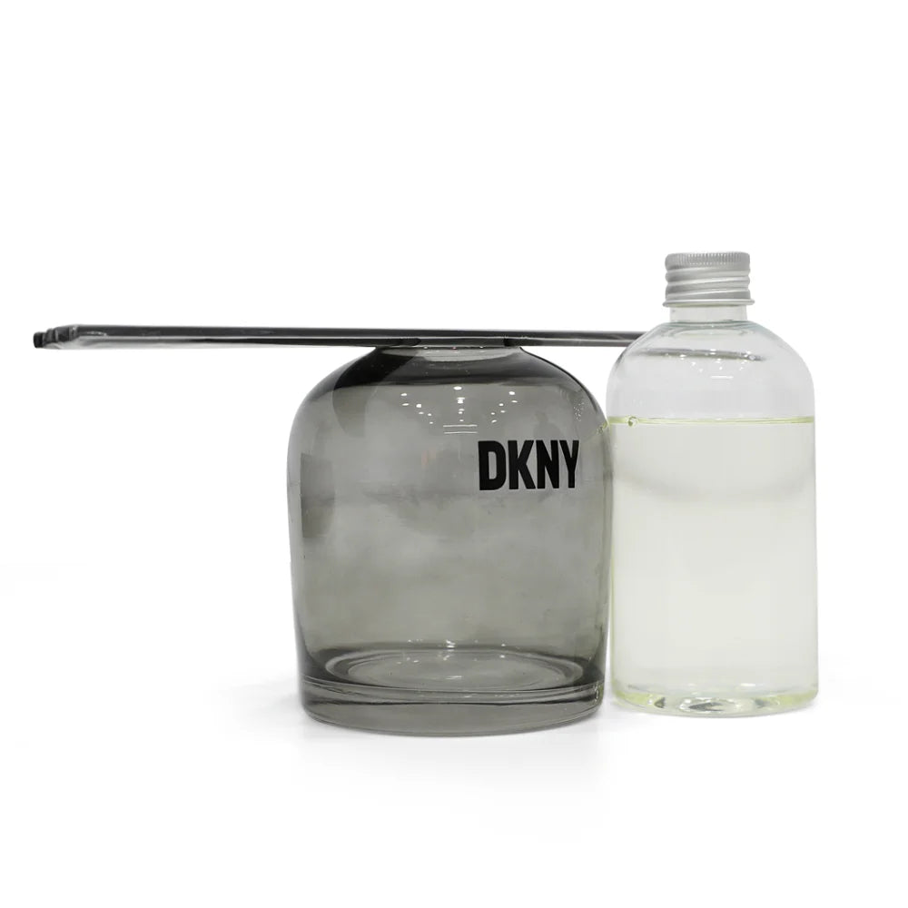 فواحة أعواد فاخرة من DKNY برائحة وود ساج آند سي سولت 200 مل