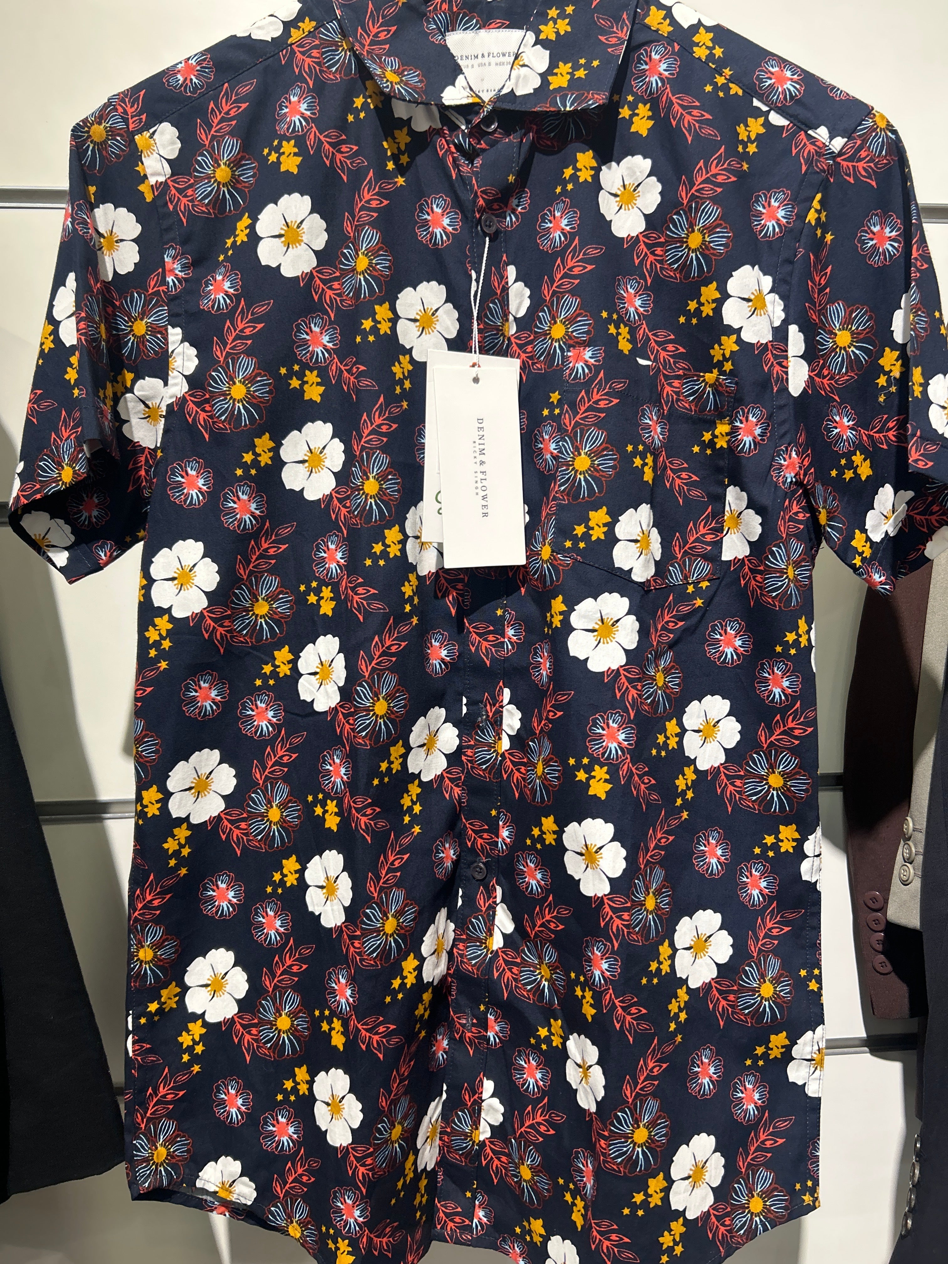 Denim & Flower Men’s Floral Short Sleeve Shirt – Stylish & Breathable