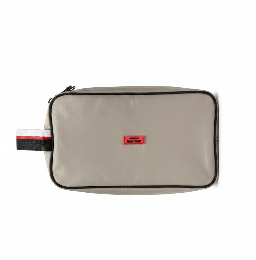 حقيبة تخزين أدوات النظافة من DKNY New York Dopp Kit DO050DD0