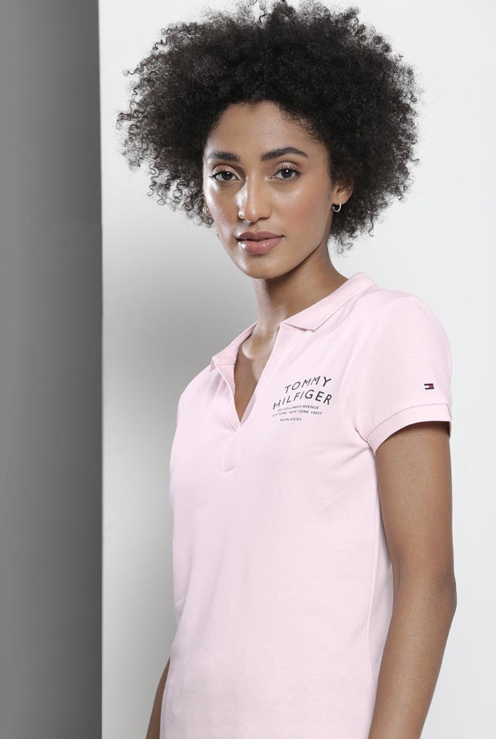 Tommy Hilfiger تيشيرت نسائي p2awk178
