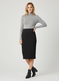 FOREVER21 Women's skirt in black color